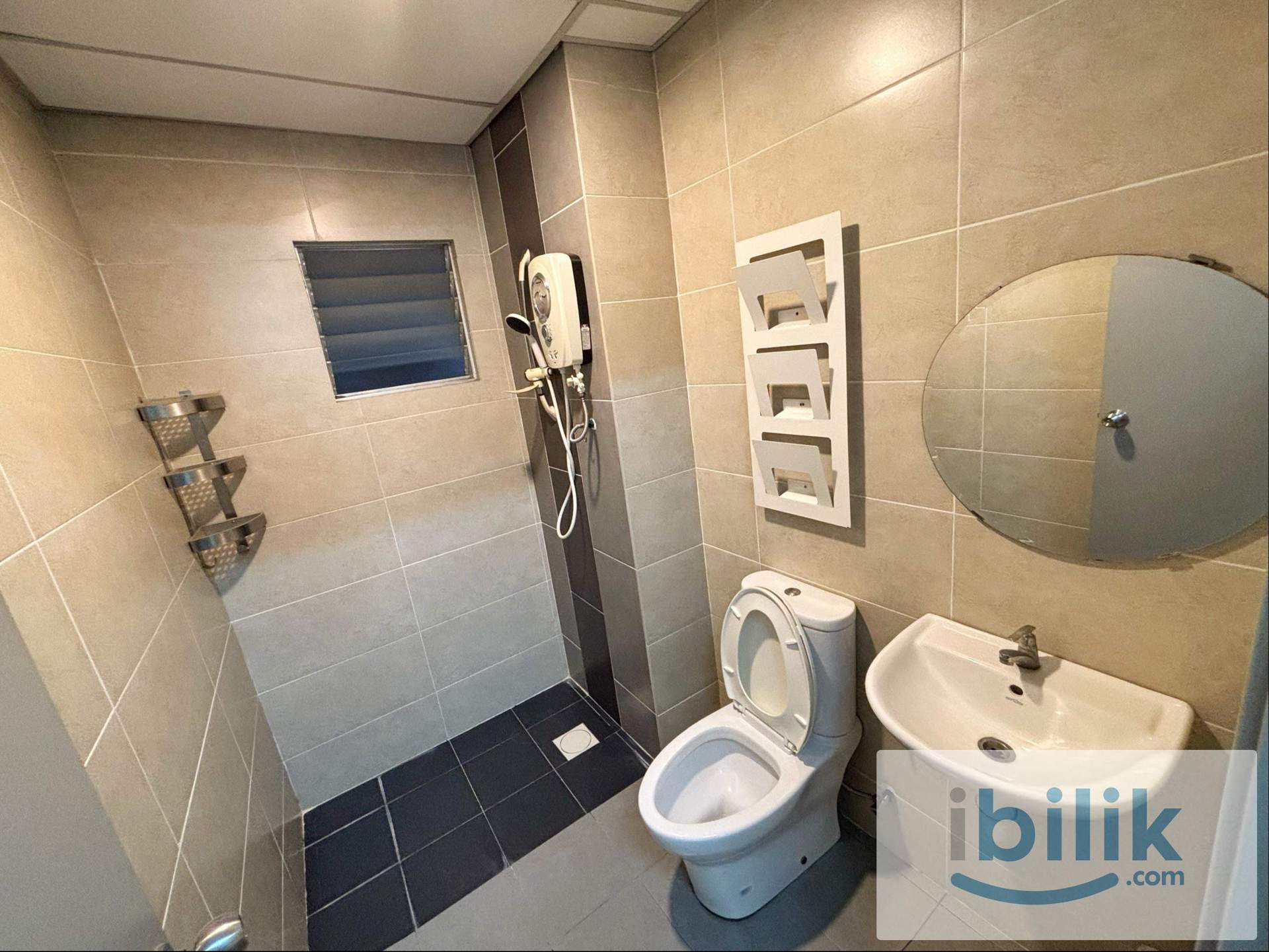 [FEMALE UNIT] LRT AWAN BESAR RM 800 MIDDLE ROOM - Image 5