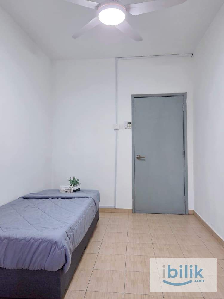 [FEMALE UNIT] RM 600 MIDDLE ROOM MRT MALURI [MIHARJA CONDO] - Image 2