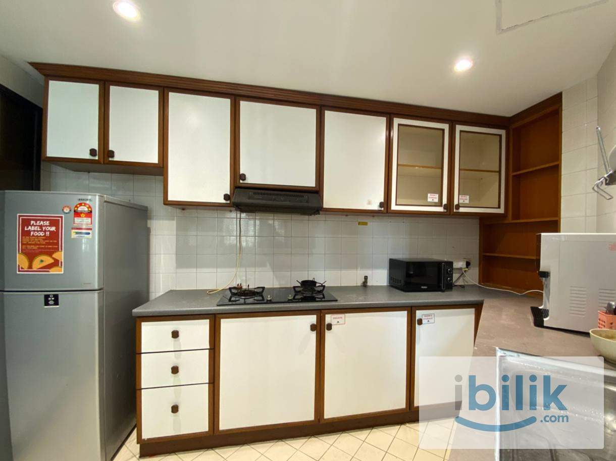 Zero Deposit, Medium room attached bathroom , Bistari Condominium KL - Image 3
