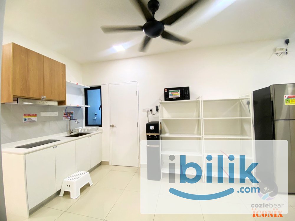 Super Fully Furnished Middle Room LRT Ara Damansara Room for Rent - Image 3