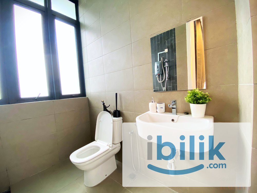 LRT Ara Damansara Middle Room for Rent at H2O Residences  - Image 2