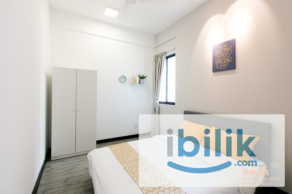 KTM Petaling walking distance Fully Furnished Middle Room - Image 1