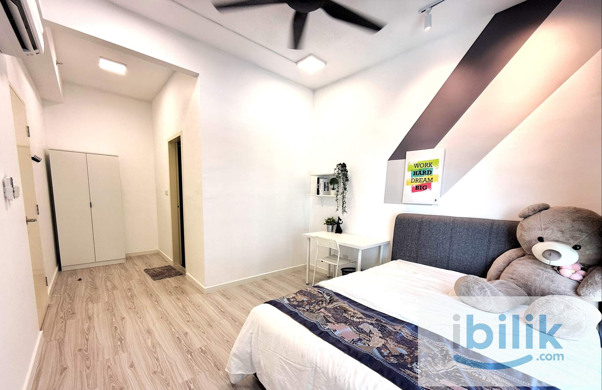 MRT Taman Putra Permai Seri Kembangan Master Room - Image 2