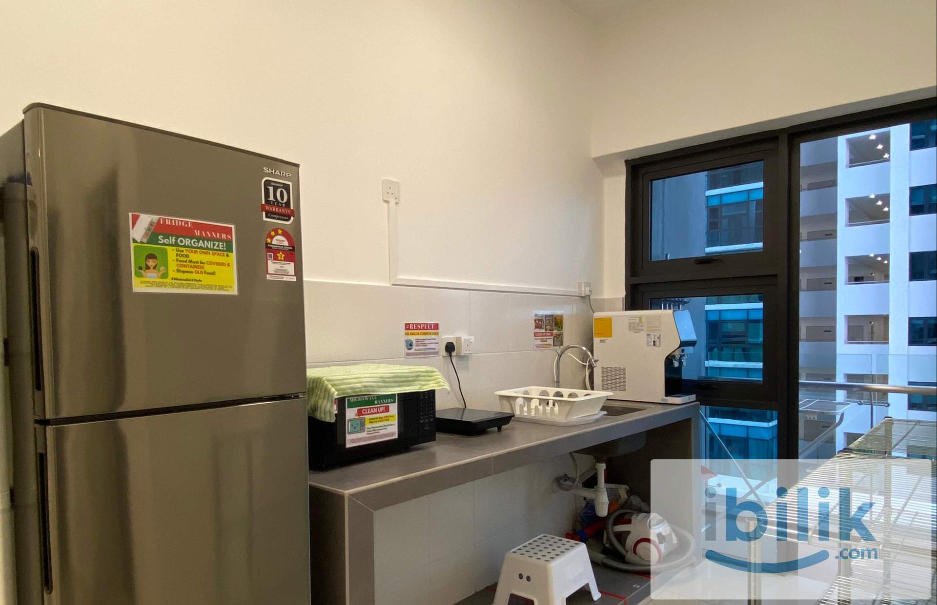MRT Phileo Damansara Columbia Hospital Master Room for Rent at Pacific Star Petaling Jaya - Image 1