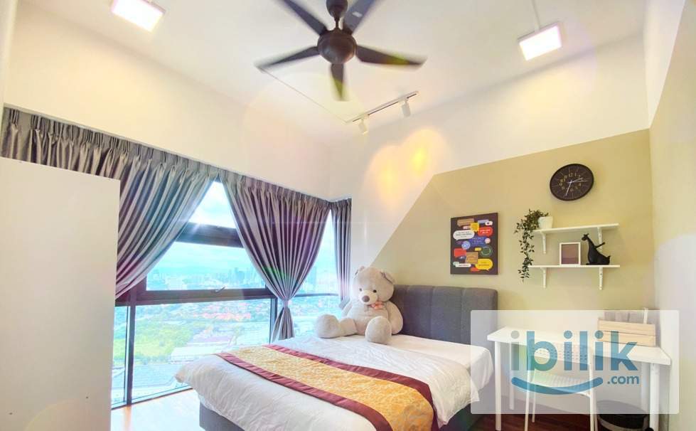 MRT Phileo Damansara Columbia Hospital Master Room for Rent at Pacific Star Petaling Jaya - Image 3