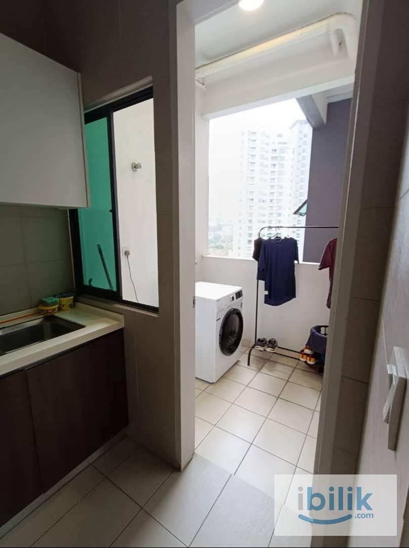 Private Bathroom with Bathtub Master Room near Sungai Besi - Image 5
