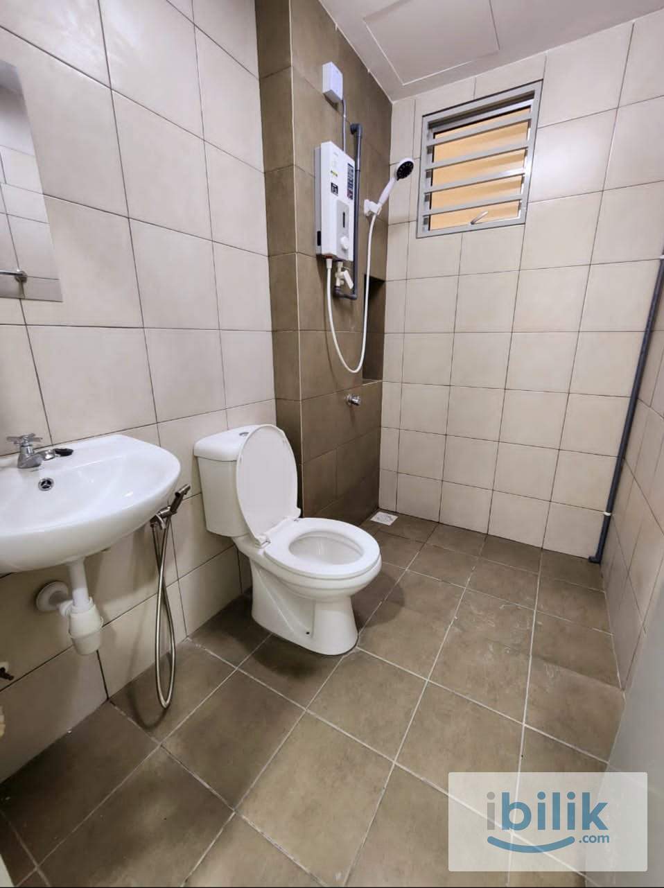 Female Unit Spacious Master Room Available near LRT Muhibbah  - Image 5