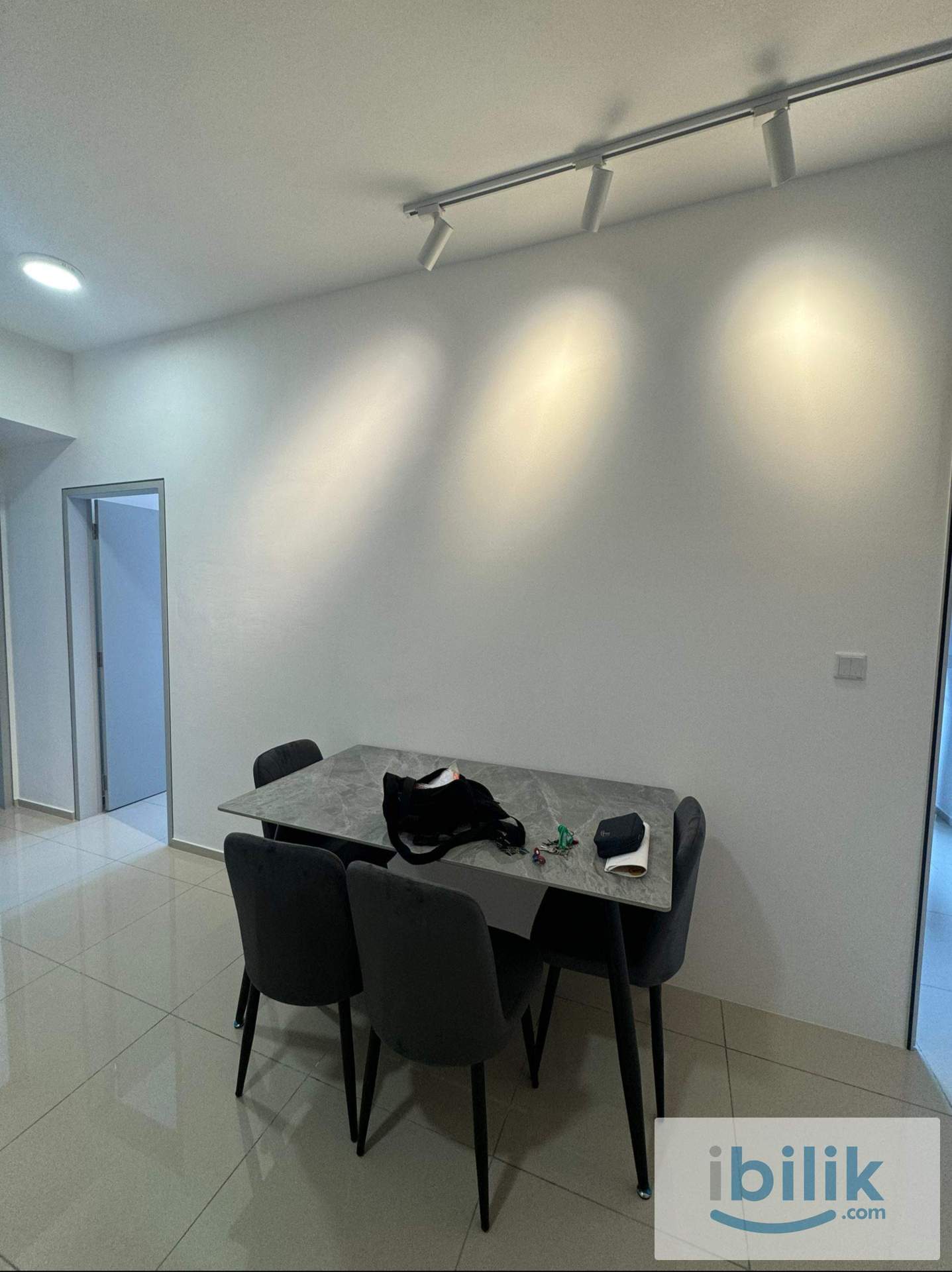 Newly Renovated Fully Furnished Single Room  - Image 4