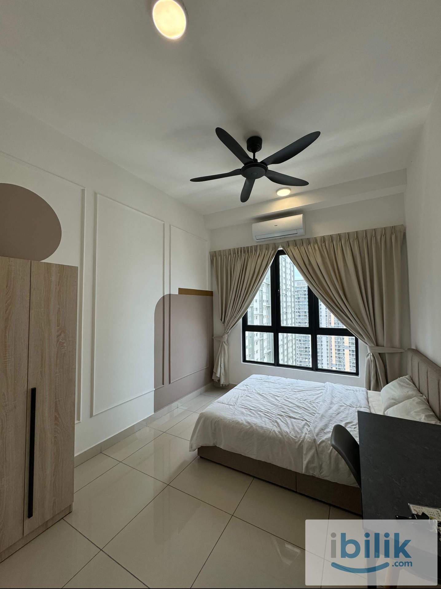 Beautiful Fully furnished Middle room near Pavilion bukit jalil  - Image 1