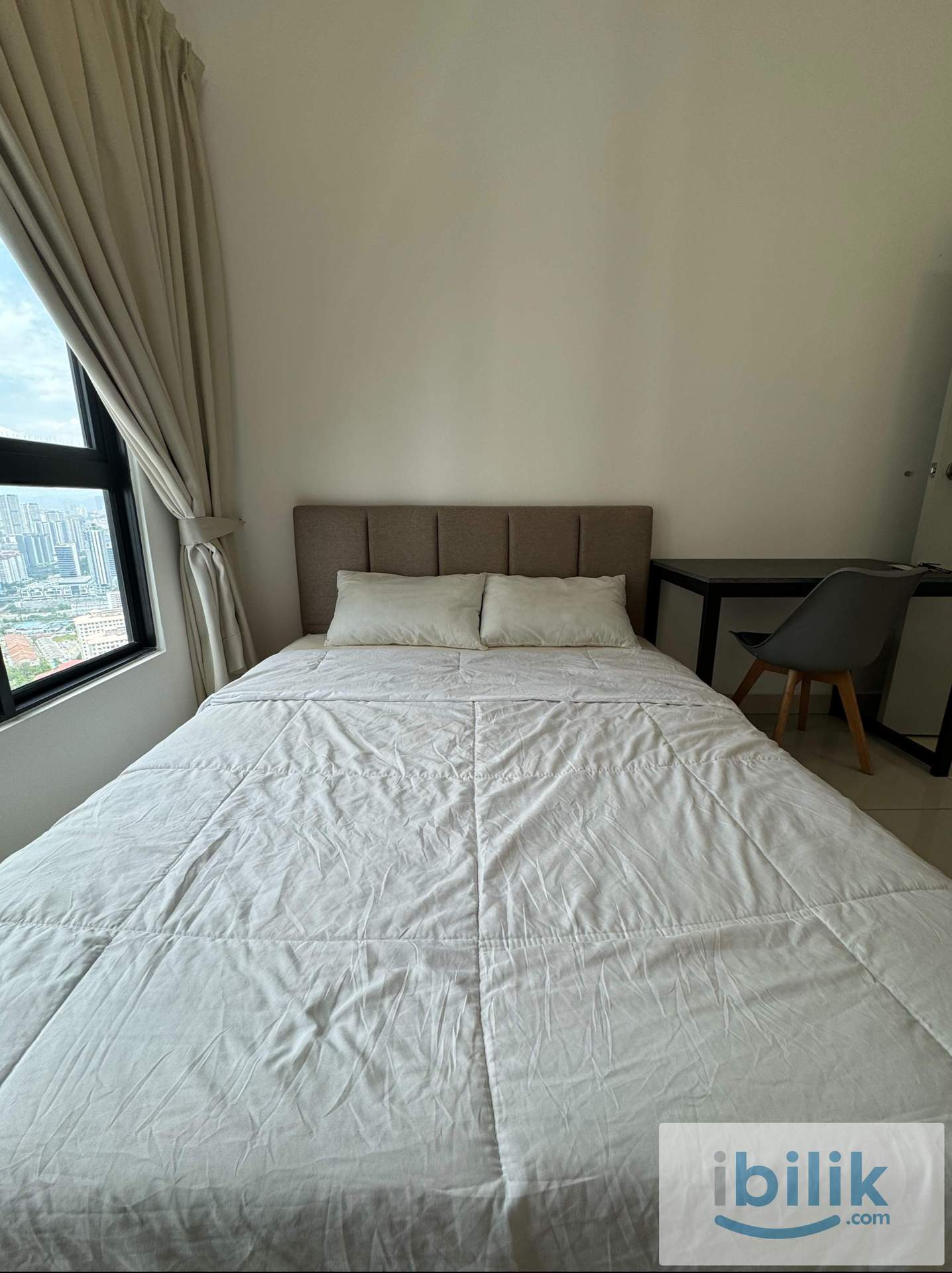 Beautiful Fully furnished Middle room near Pavilion bukit jalil  - Image 3
