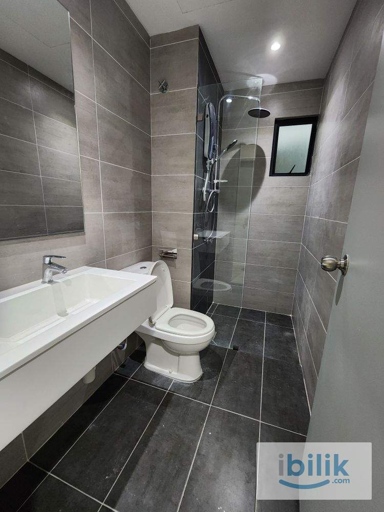 Beautiful Fully Furnished Master Room near MRT with private bathroom  - Image 7