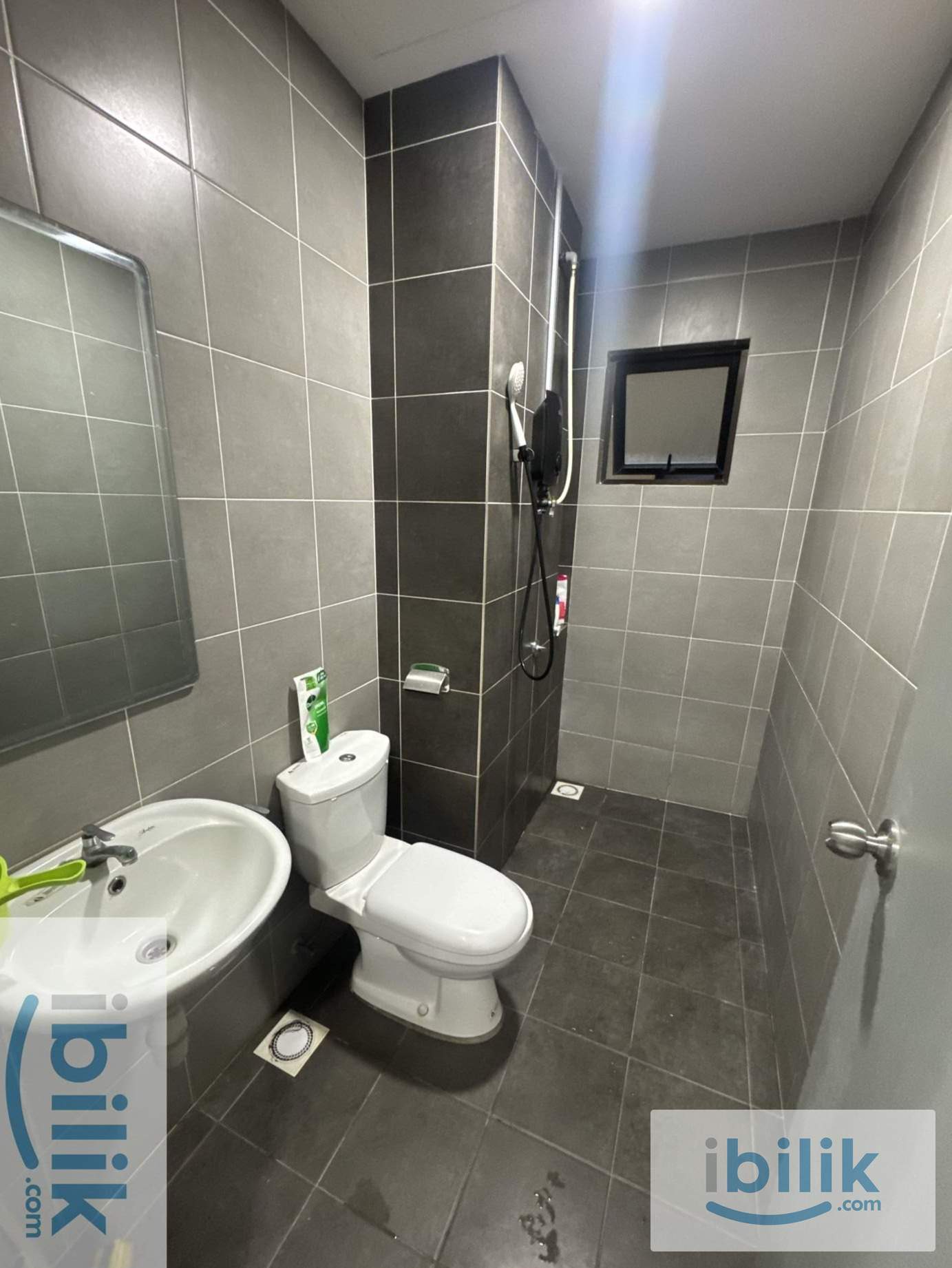 Fully Furnished Middle Room near MRT  - Image 7