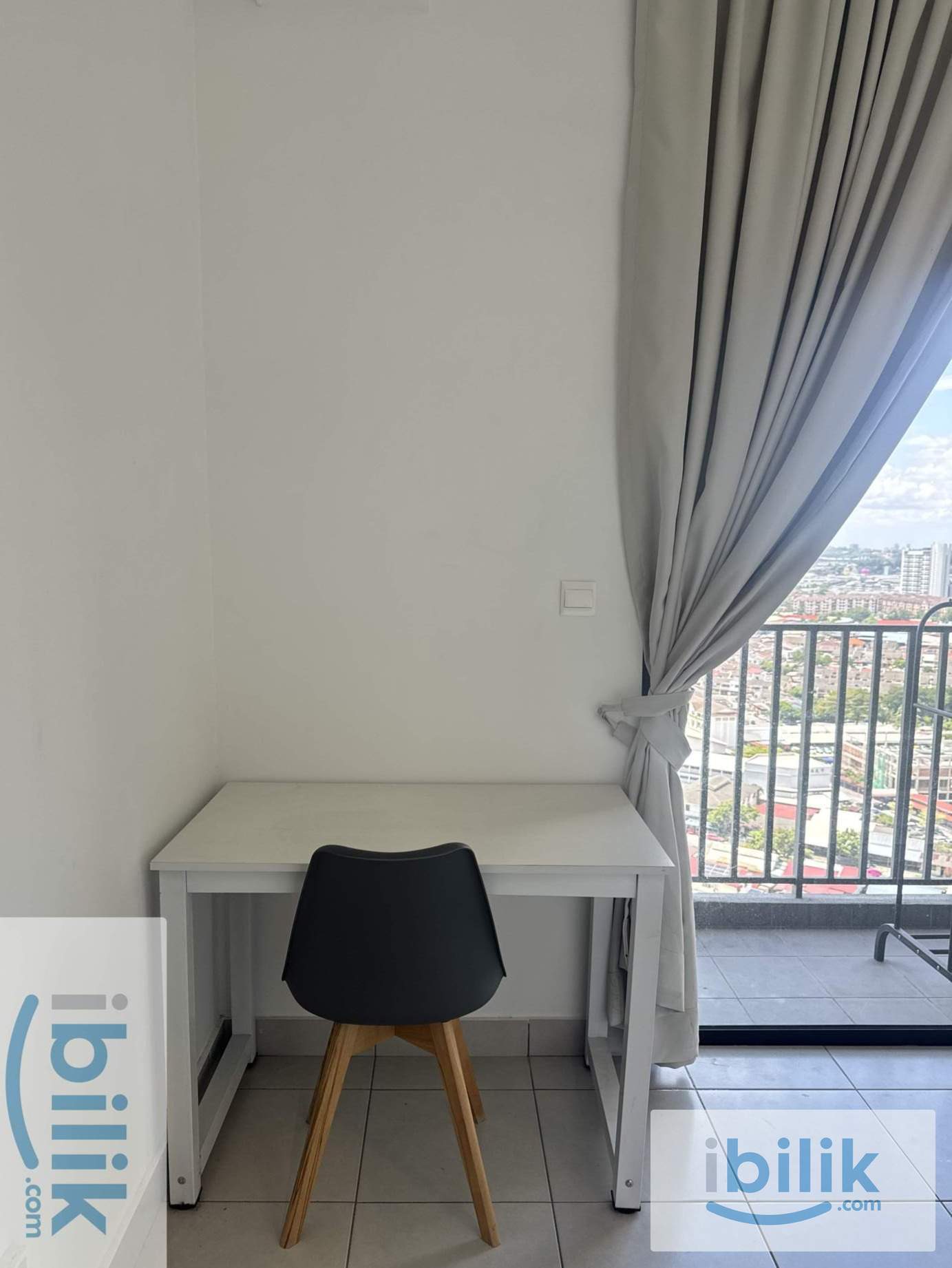 Fully Furnished Middle Room near MRT  - Image 3