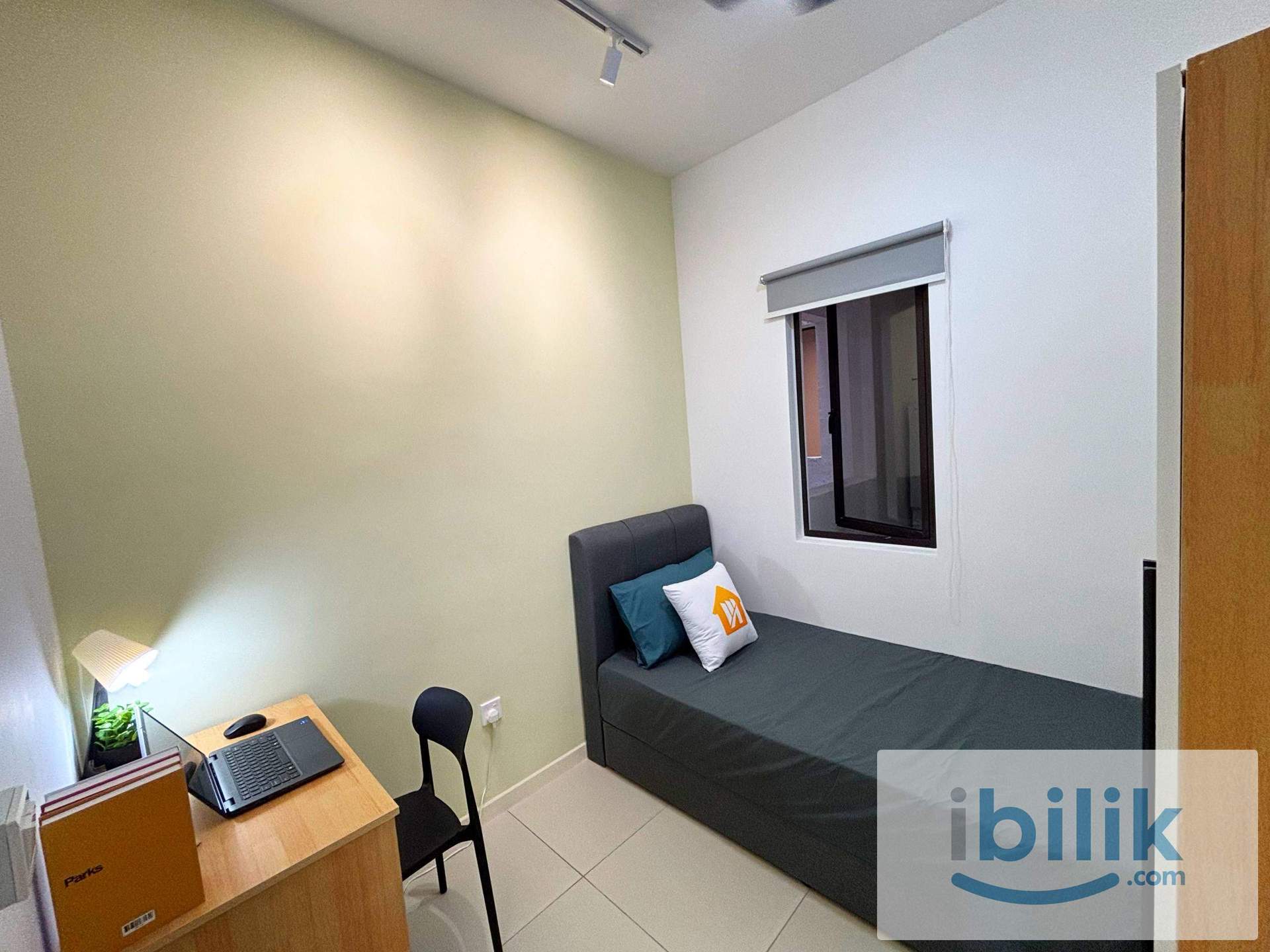 📍Kinrara room for rent 🤩PROMOTION!!!! 🤩Single Room ✅ New Mattress Aircond Wardrobe Table Chair  - Image 1