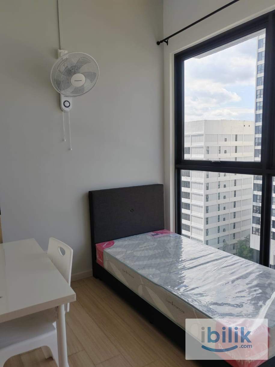 Big Window Single Room For Rent at D'Sara Sentral Sungai Buloh - Image 1