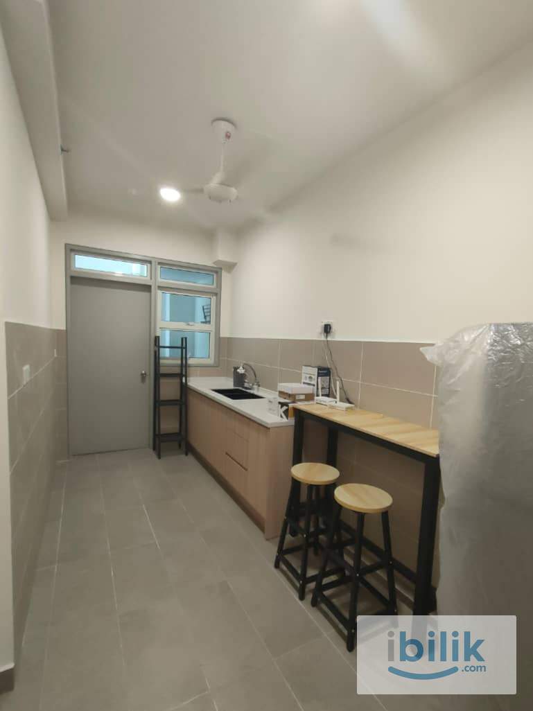 Middle Room For Rent at Suasana Damansara Damai Residence - Image 2