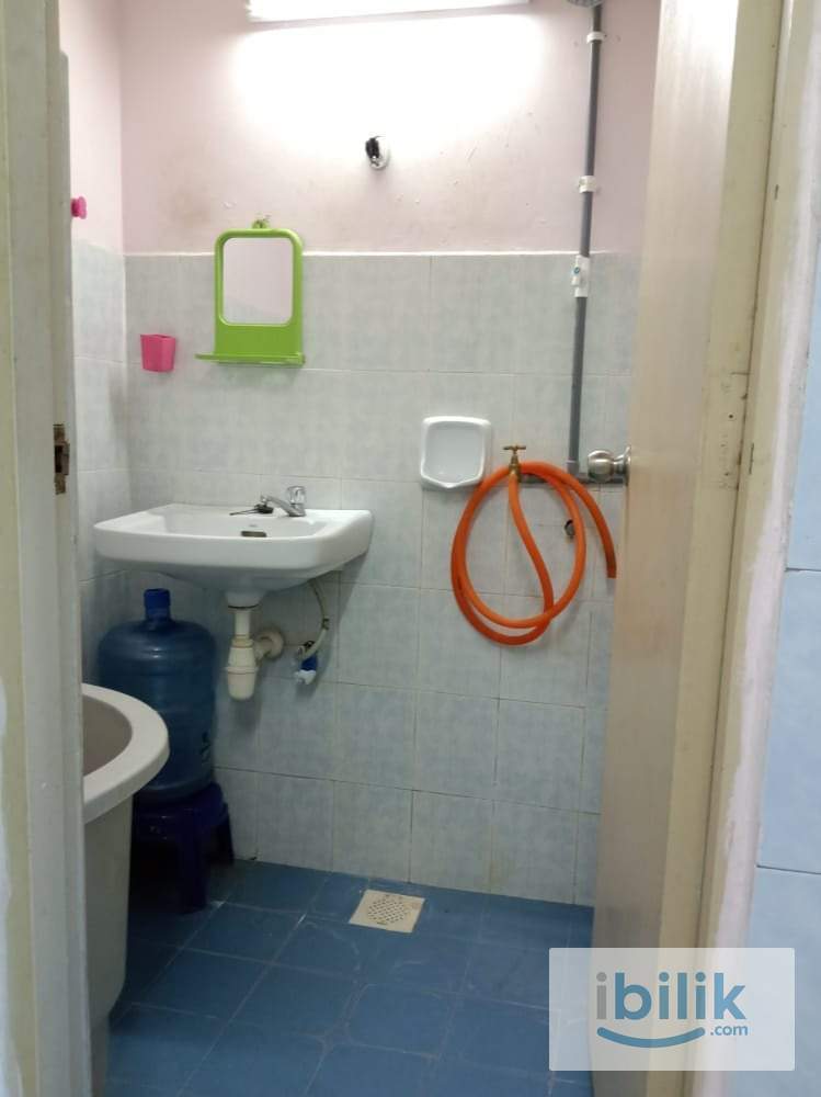 Bilik Sewa Perempuan Bandar Seri Putra, Bandar Puteri Bangi Bandar Bukit Mahkota, Berhampiran Nilai Bangi Kajang - Image 1