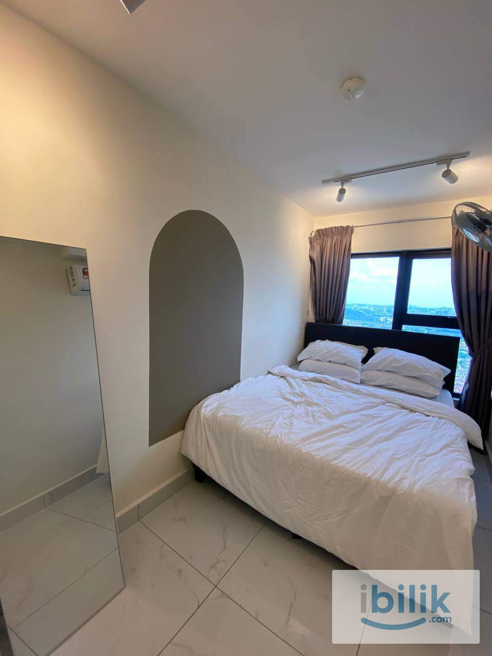 Fully-Furnished Middle Room with A/C & Window for Rent at Arte Cheras - Image 1