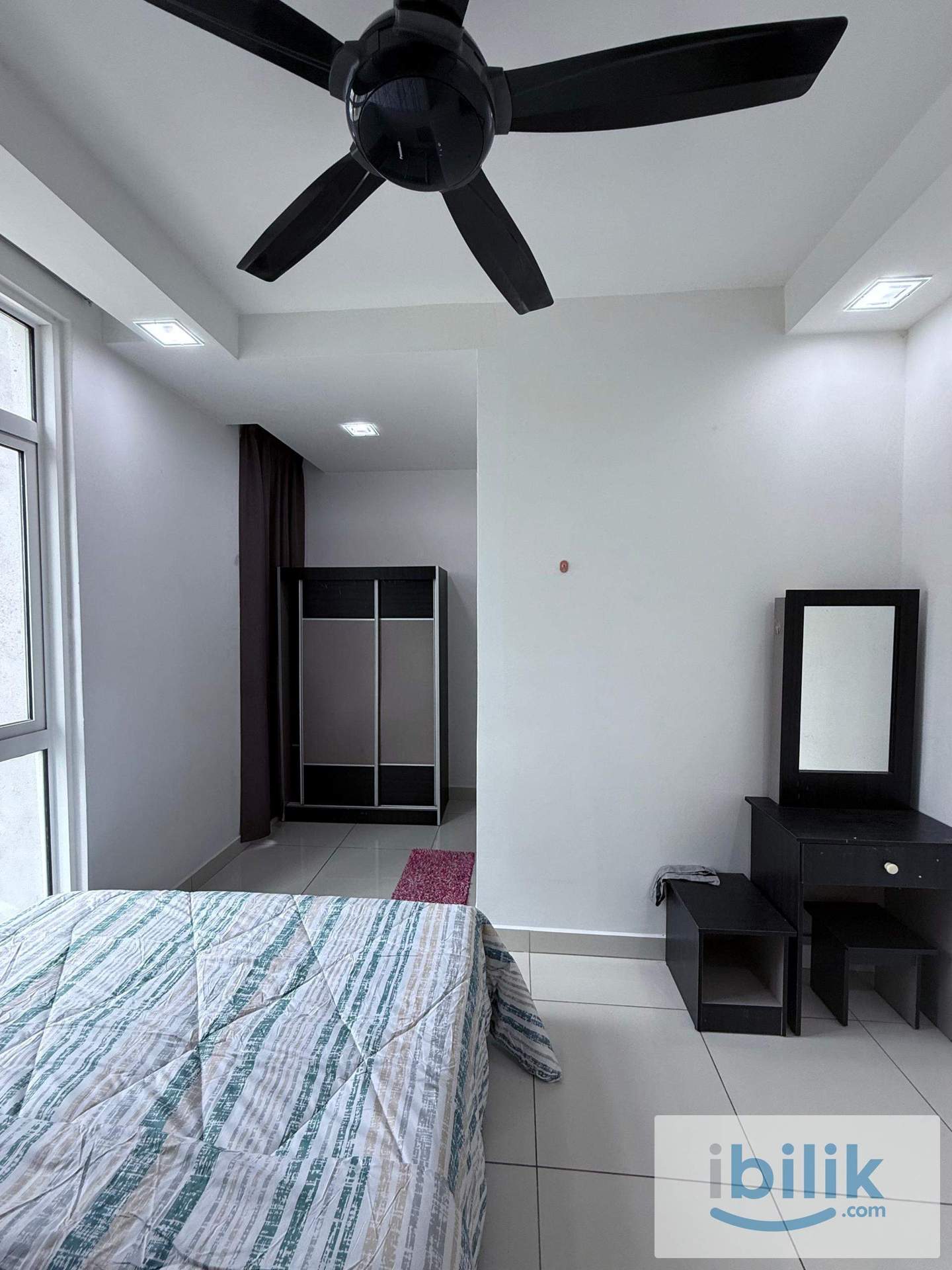 Fully Furnished Master Room with attached bathroom!!! - Image 3