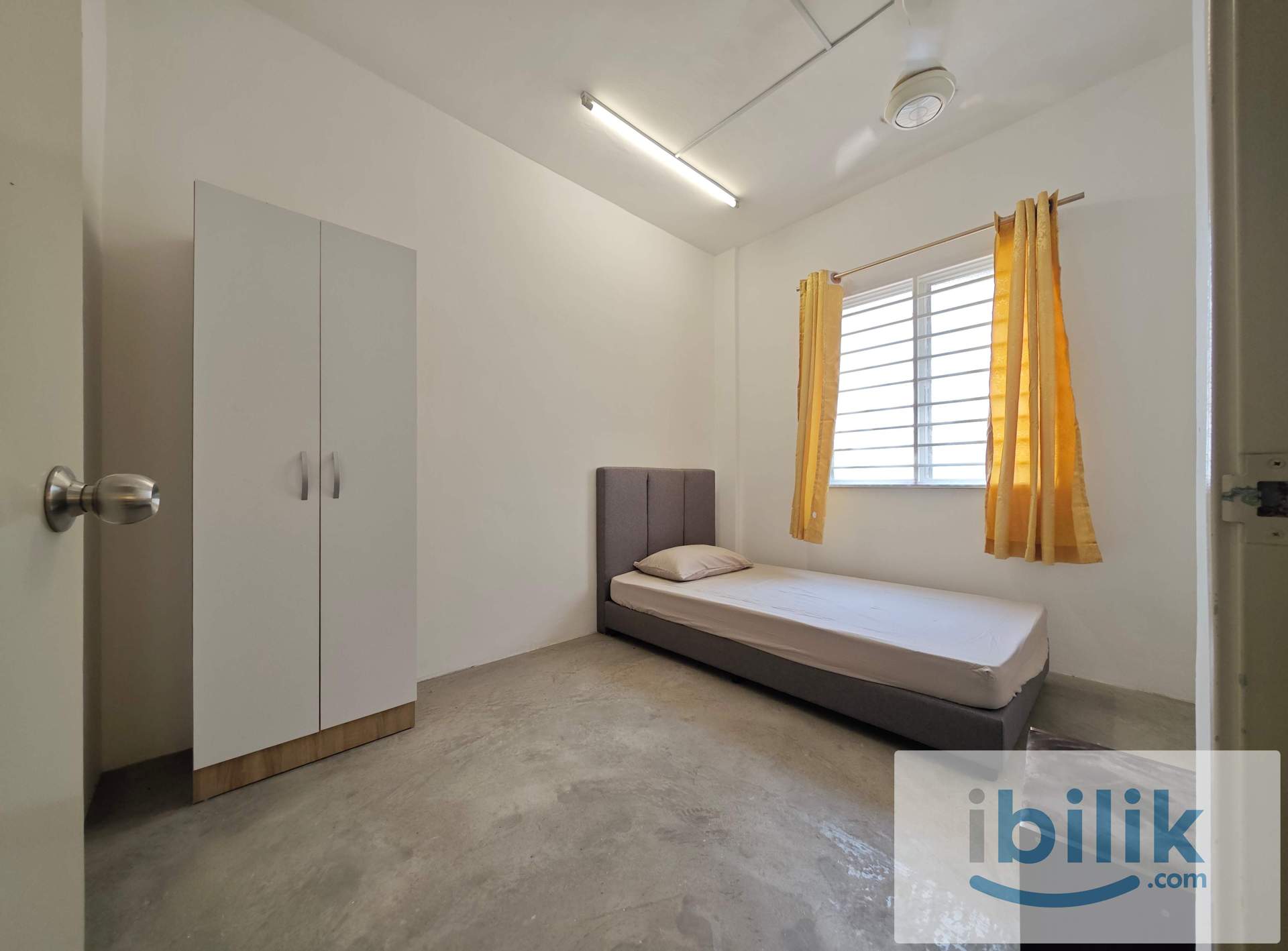 Fully Furnished room - Image 1