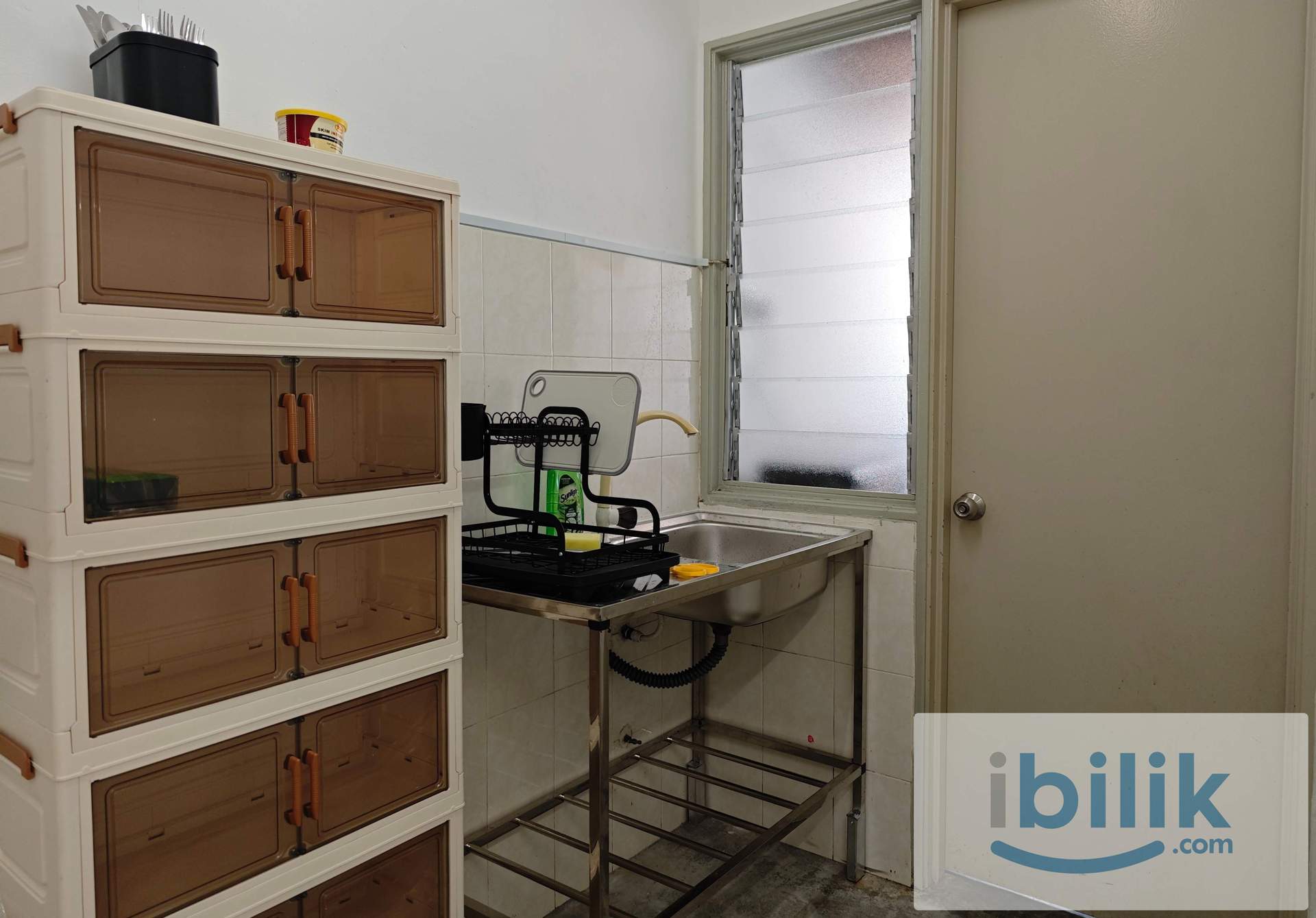 Fully Furnished room - Image 4