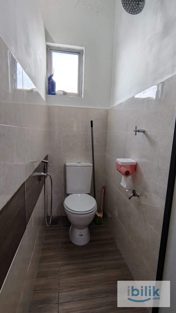 Partially Furnished Middle Room at SS1 SS2, Petaling Jaya - Image 5