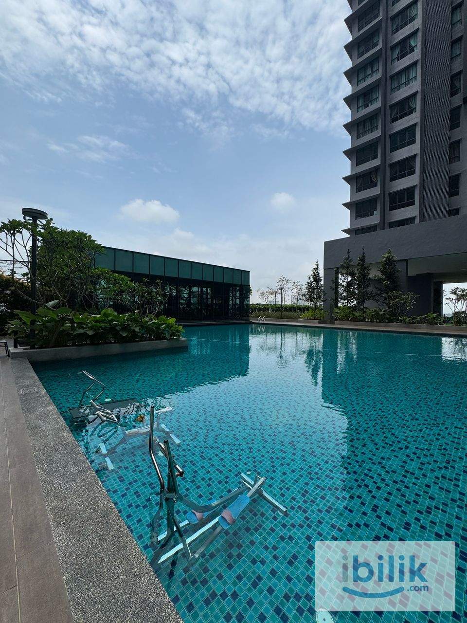 Meta Residence Seri Kembangan Fully Furnished Master Bedroom for Rent - Image 3
