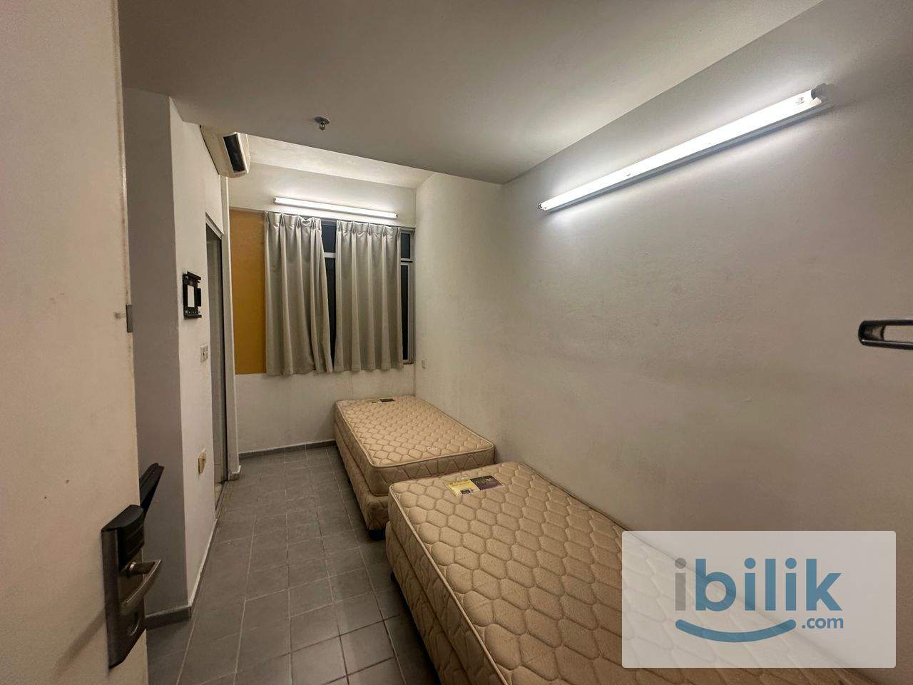 Room with Attached Bathroom At City Campus Lodge @Chan Sow Lin For Rent - Image 9