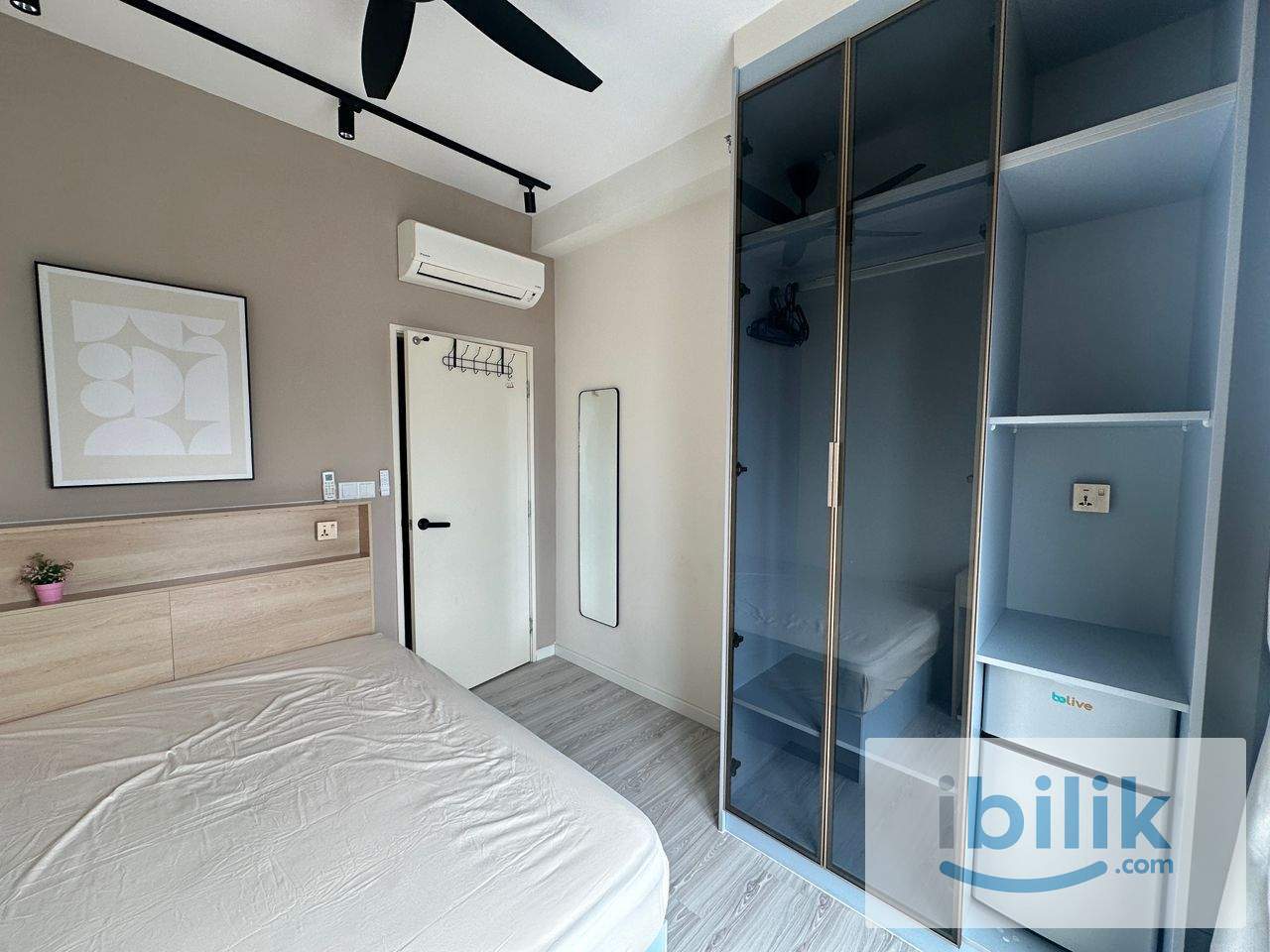 Meta Residence Seri Kembangan Fully Furnished Master Bedroom for Rent - Image 4