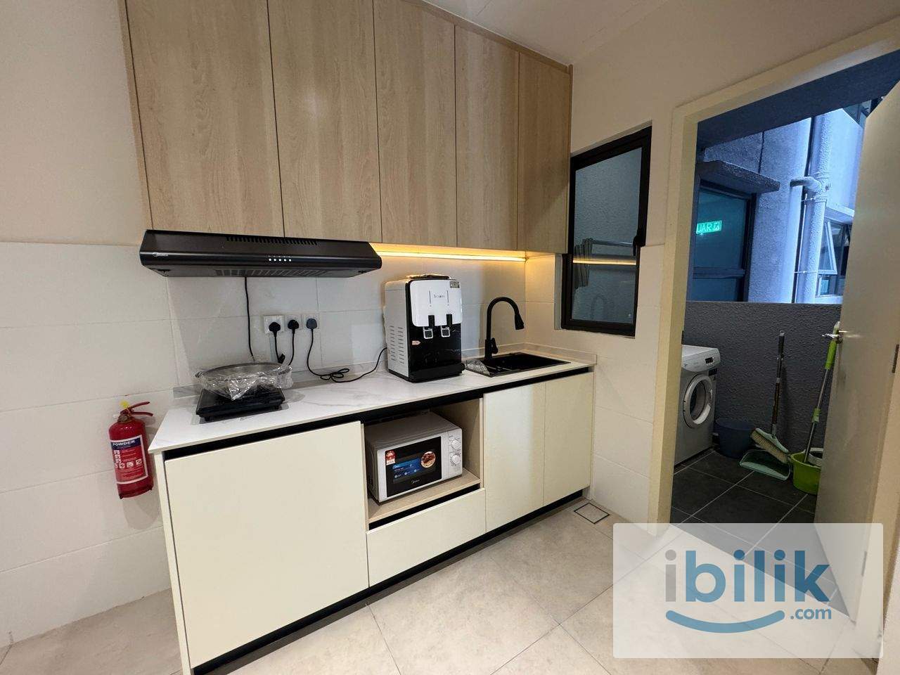 Meta Residence Seri Kembangan Fully Furnished Master Bedroom for Rent - Image 5