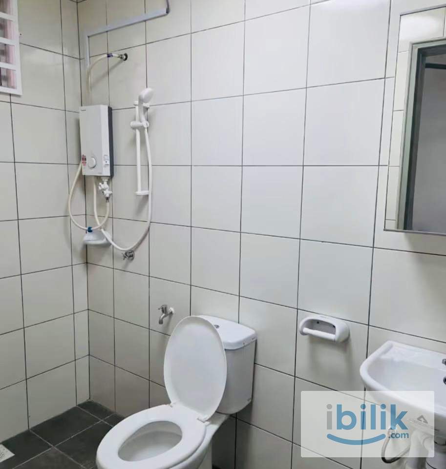 Master Room, Attach Bath, Car Park, Unipark Bangi, Kajang - Image 5