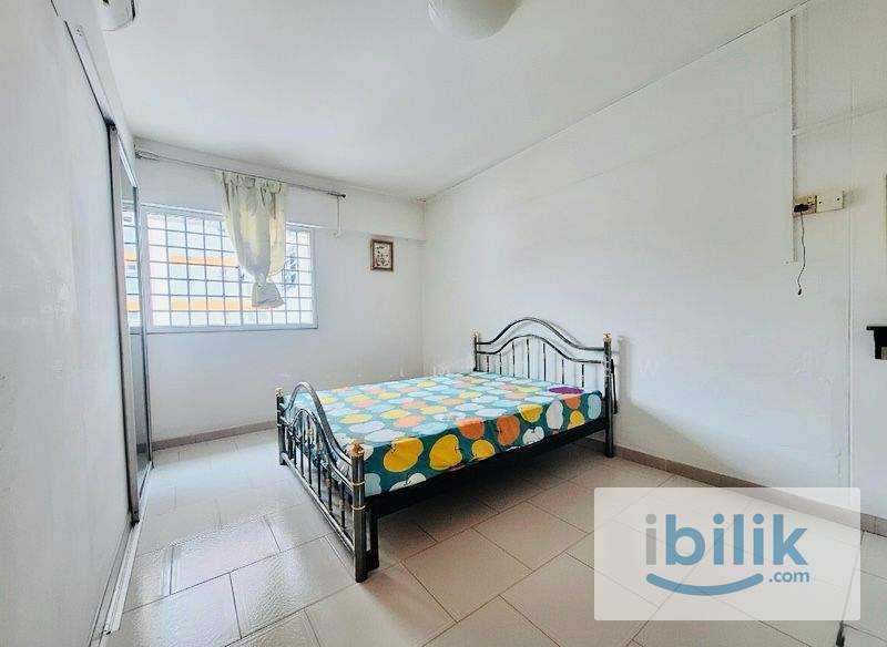 Condo. Master, No MRT. Own Bath. - Image 1