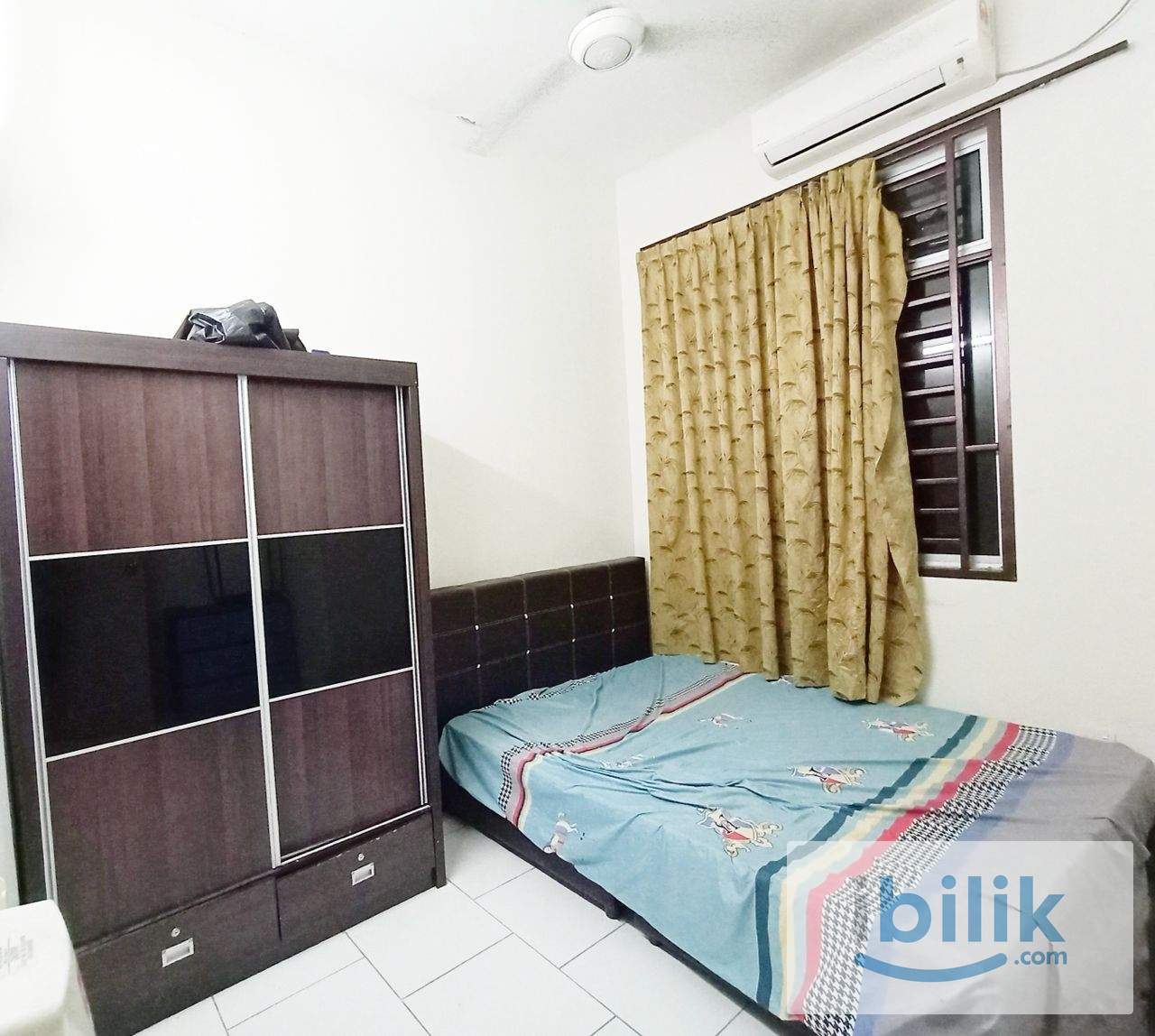 Condo. Middle AirCon Room at Taman Puncak Jalil, Bandar Putra Permai - Image 1