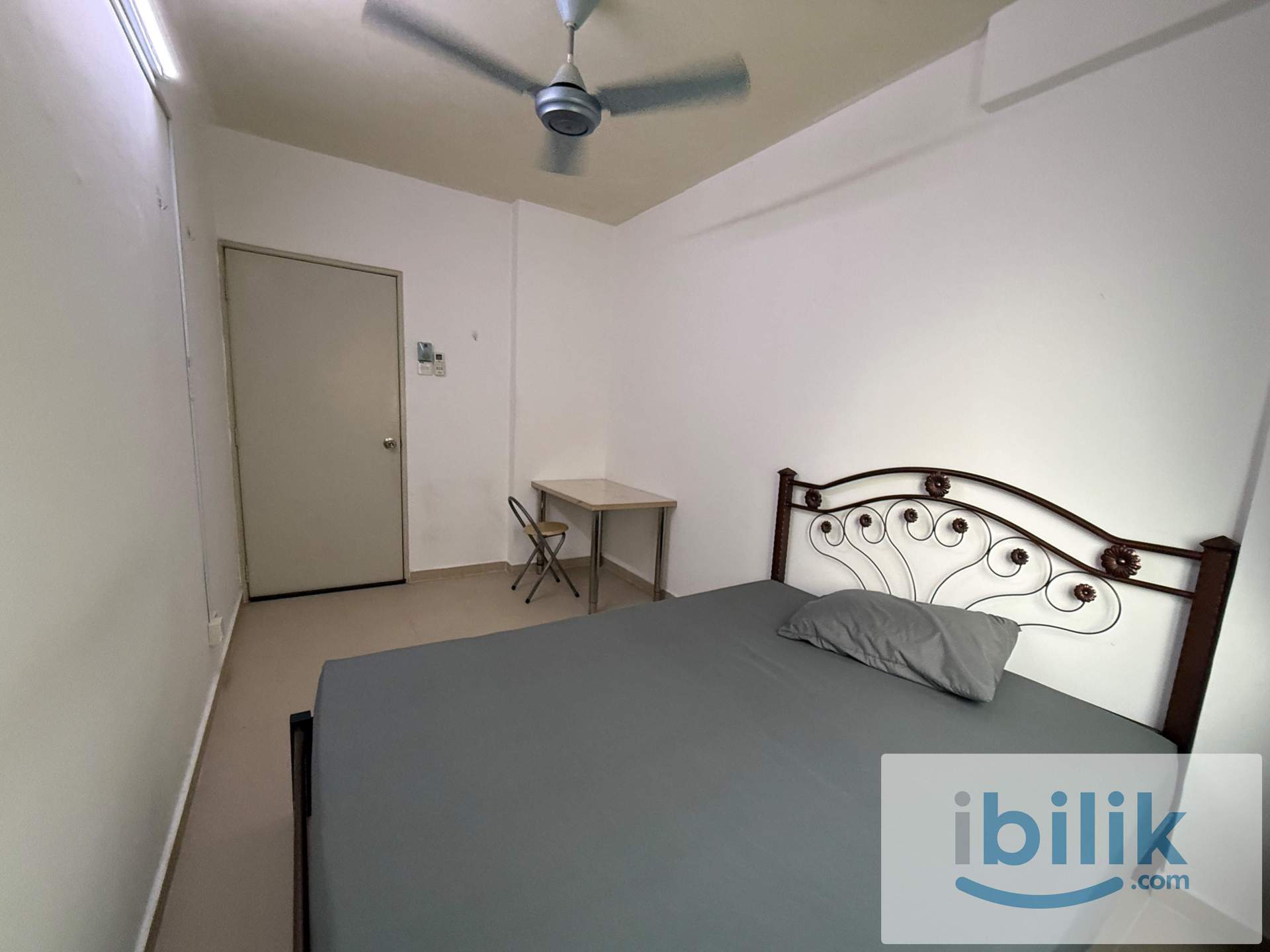 Aircond Medium Room - Image 1
