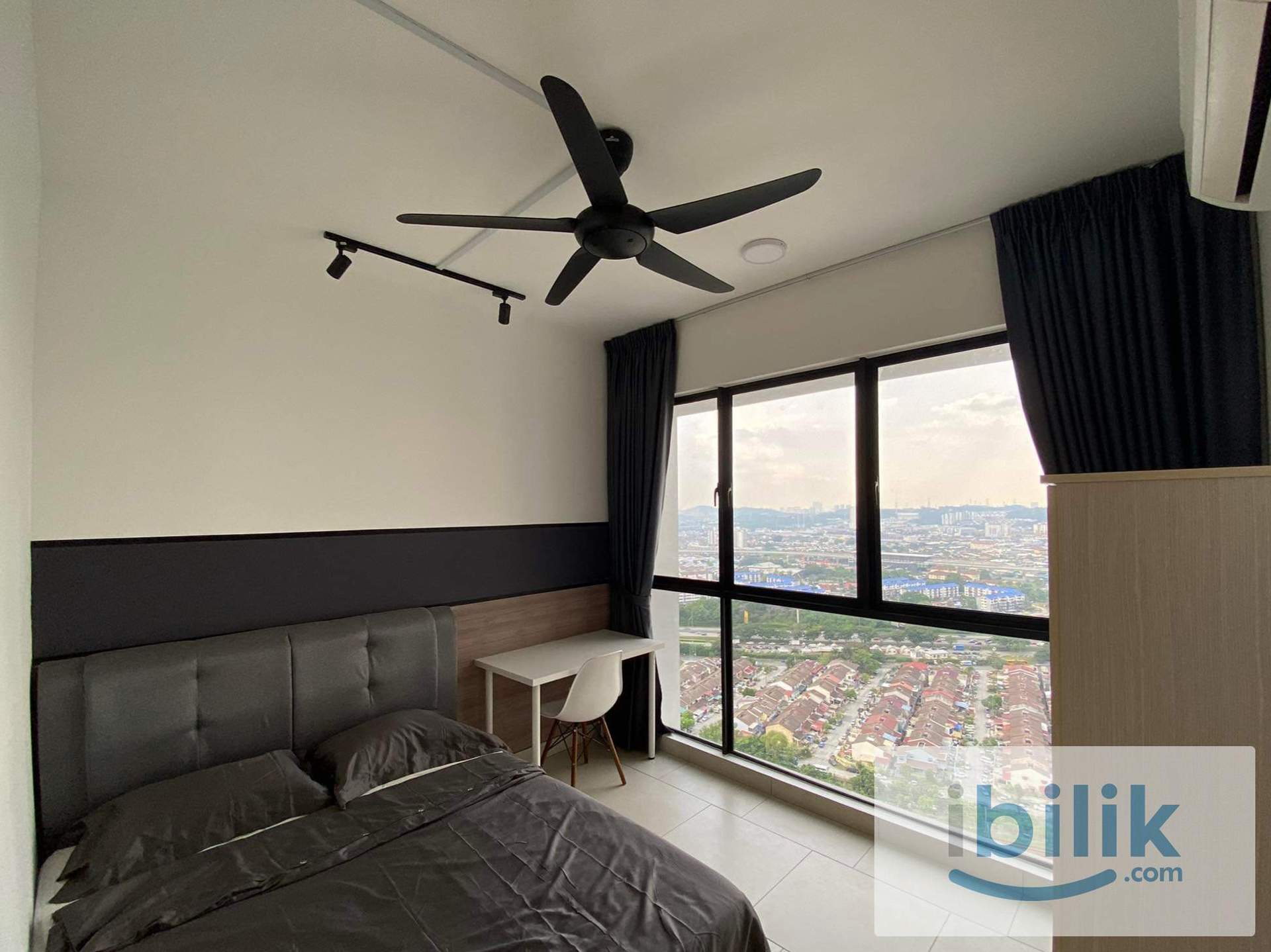 [Astetica Residence] Female Medium room (near to Serdang KTM, The Mines, Seri Kembangan) - Image 1