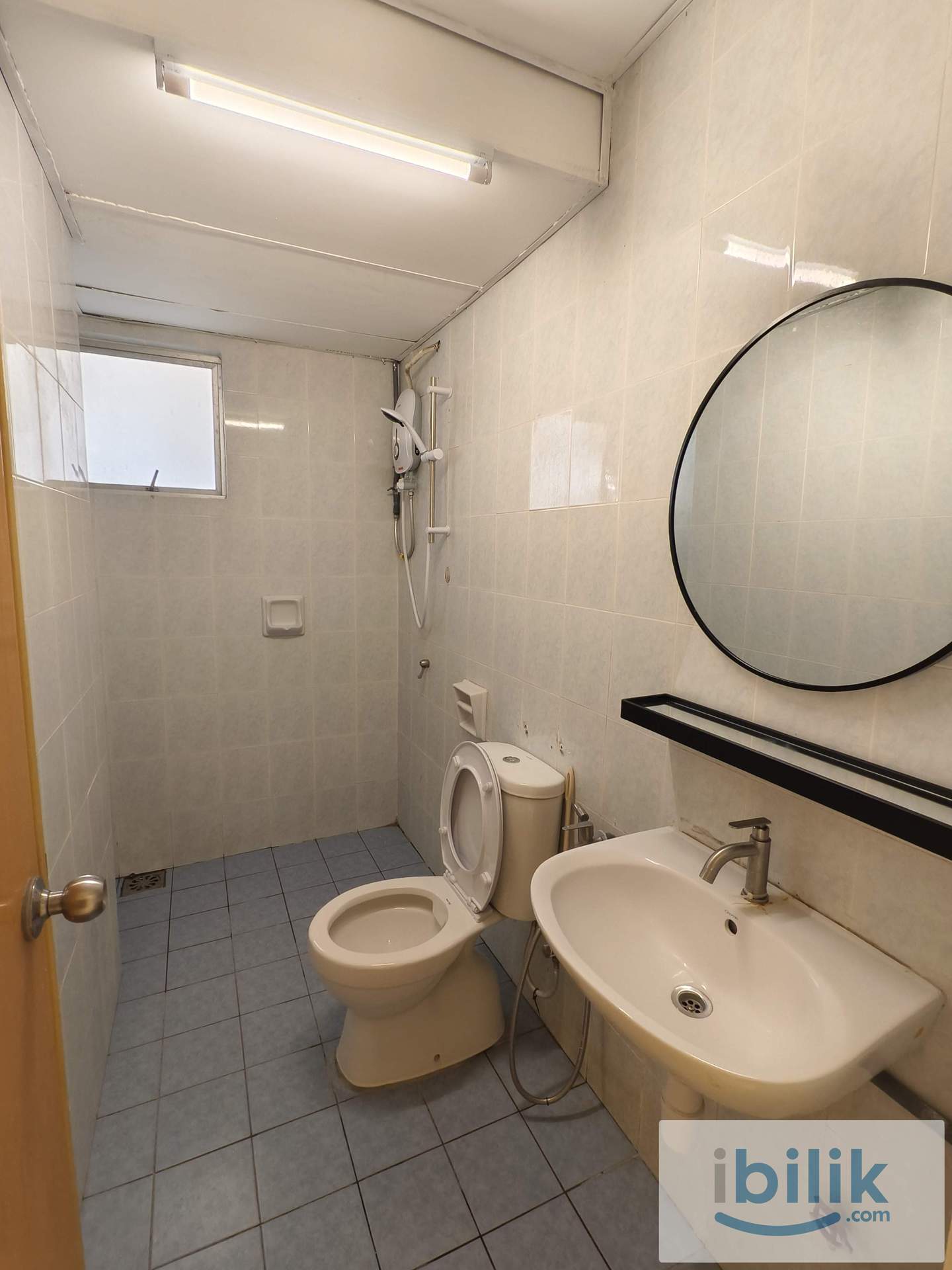 Middle Room for Rent @ Wangsa Metroview, Wangsa Maju!!  - Image 5