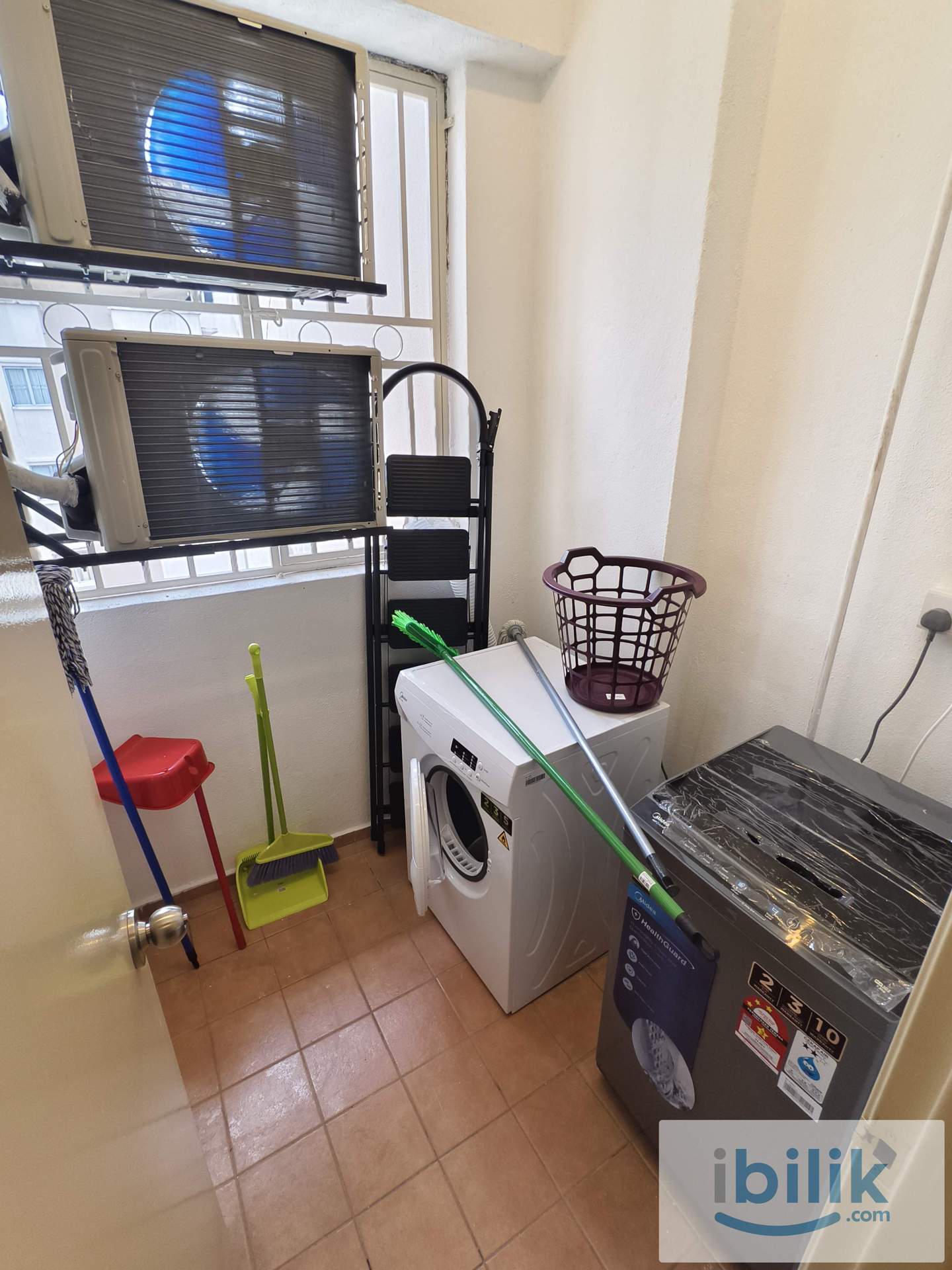 Middle Room for Rent @ Wangsa Metroview, Wangsa Maju!!  - Image 9