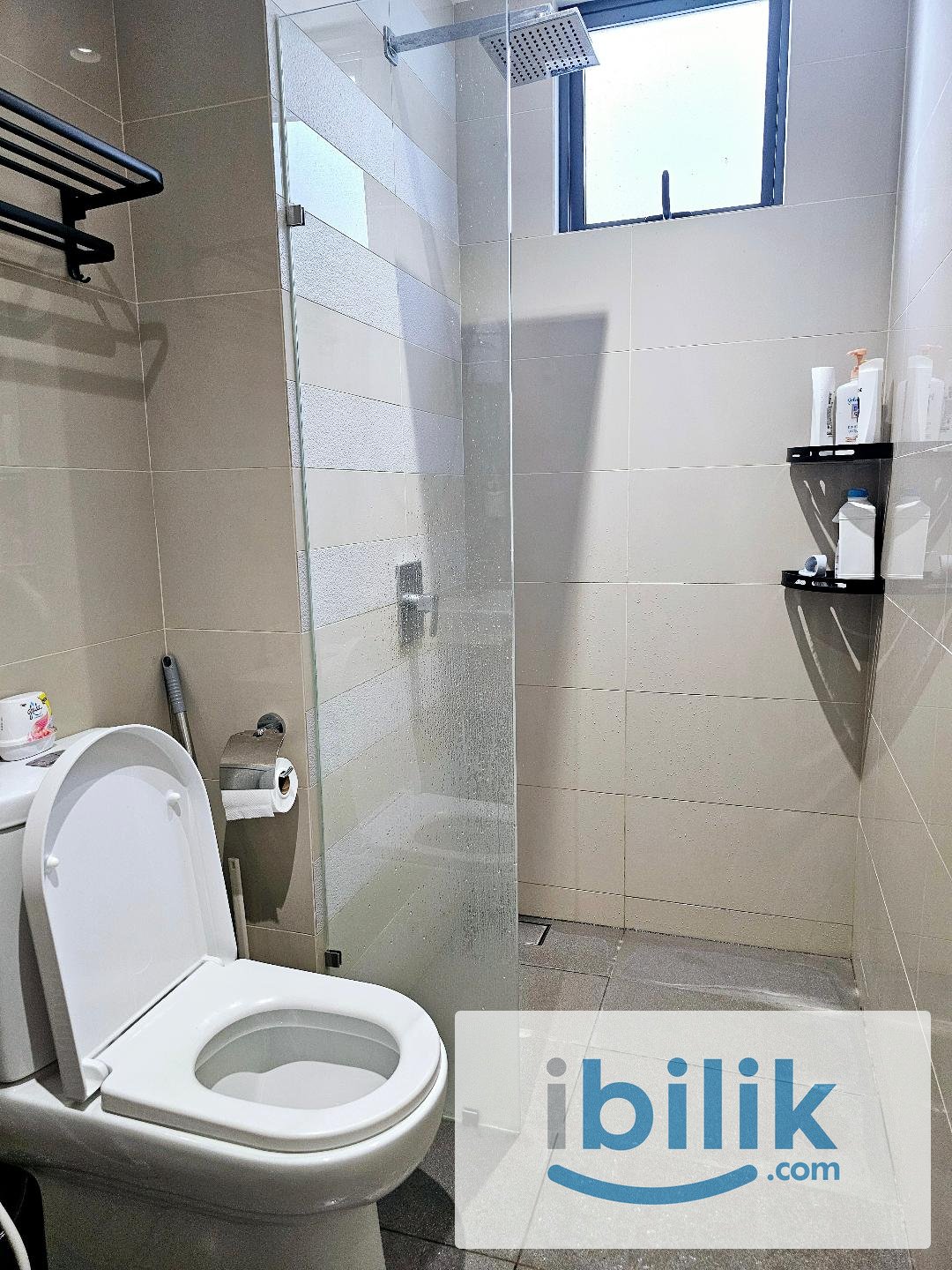 Fully Furnished Middle Room Kota Damansara - Image 4