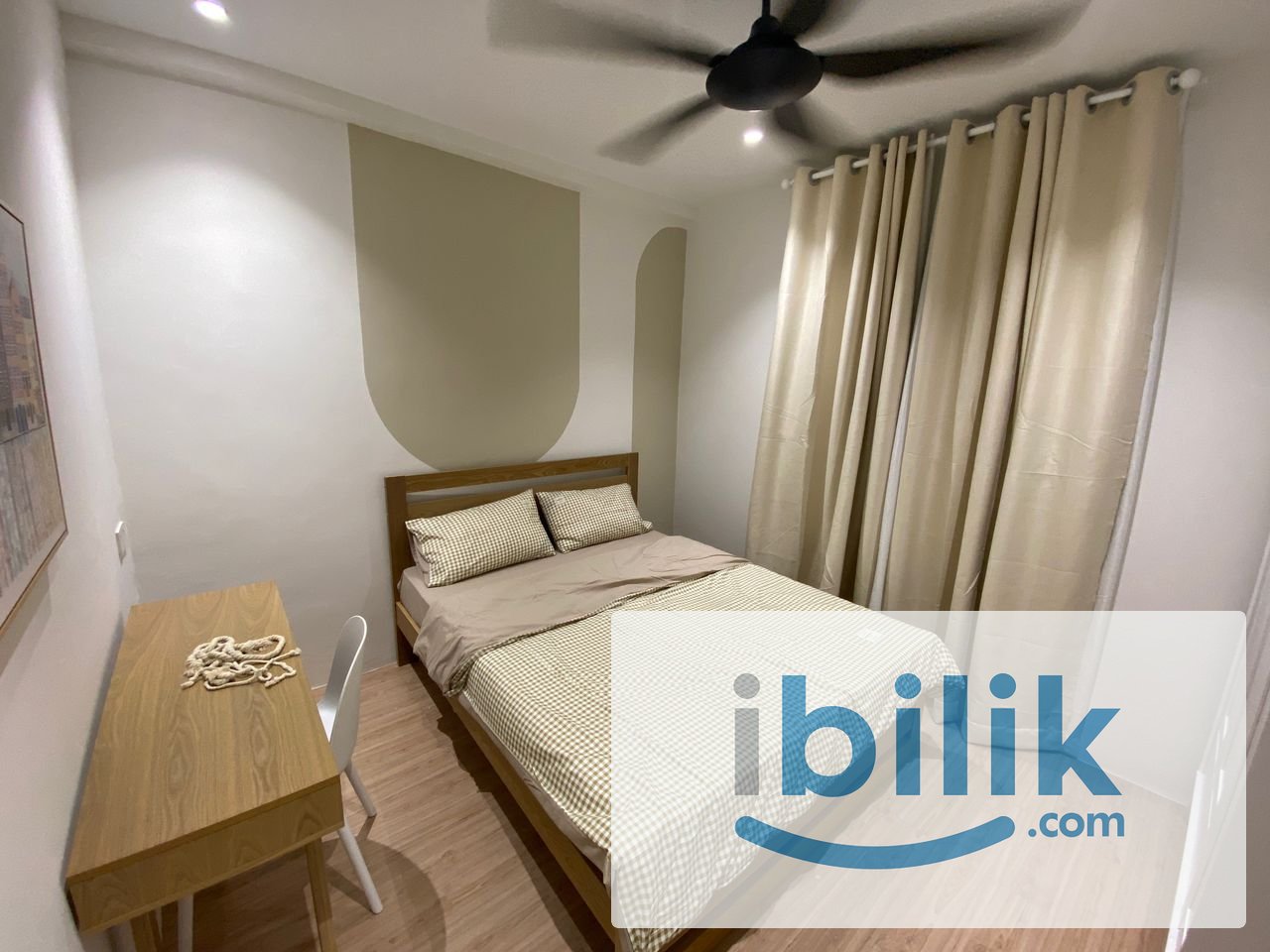 🎈BEST ROOM IN TOWN🎈!PREMIUM MEDIUM ROOM! WORK FROM HOME - Image 1