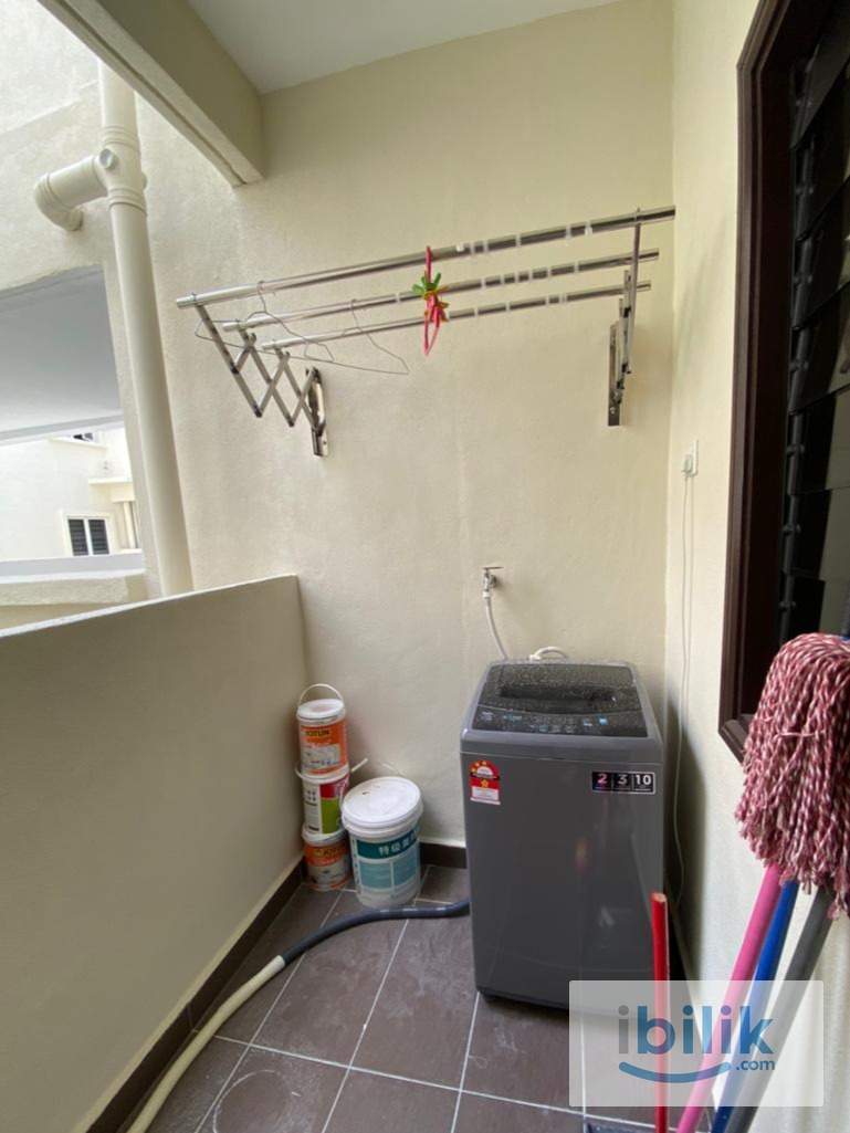 Female Master room with Private bathroom  - Image 4