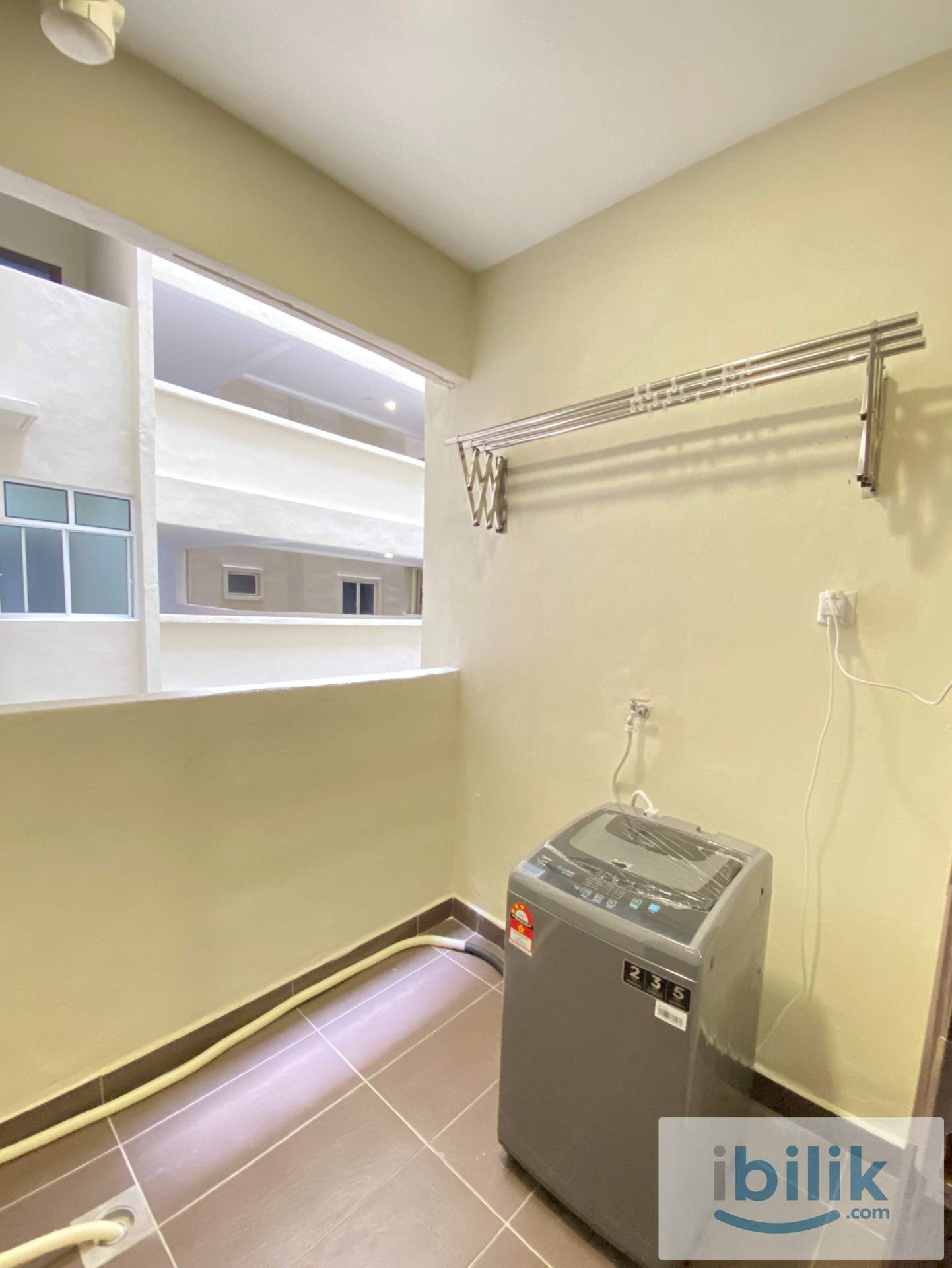 Middle room  - Image 5