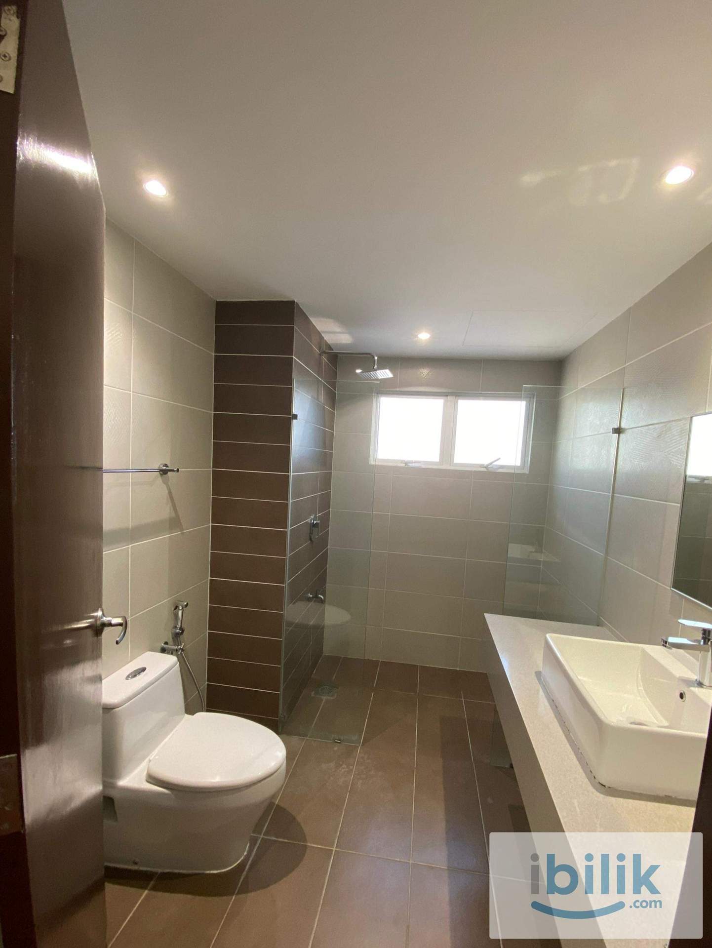 Female Large Master Room at Paraiso Residence Bukit Jalil, Kuala Lumpur - Image 4