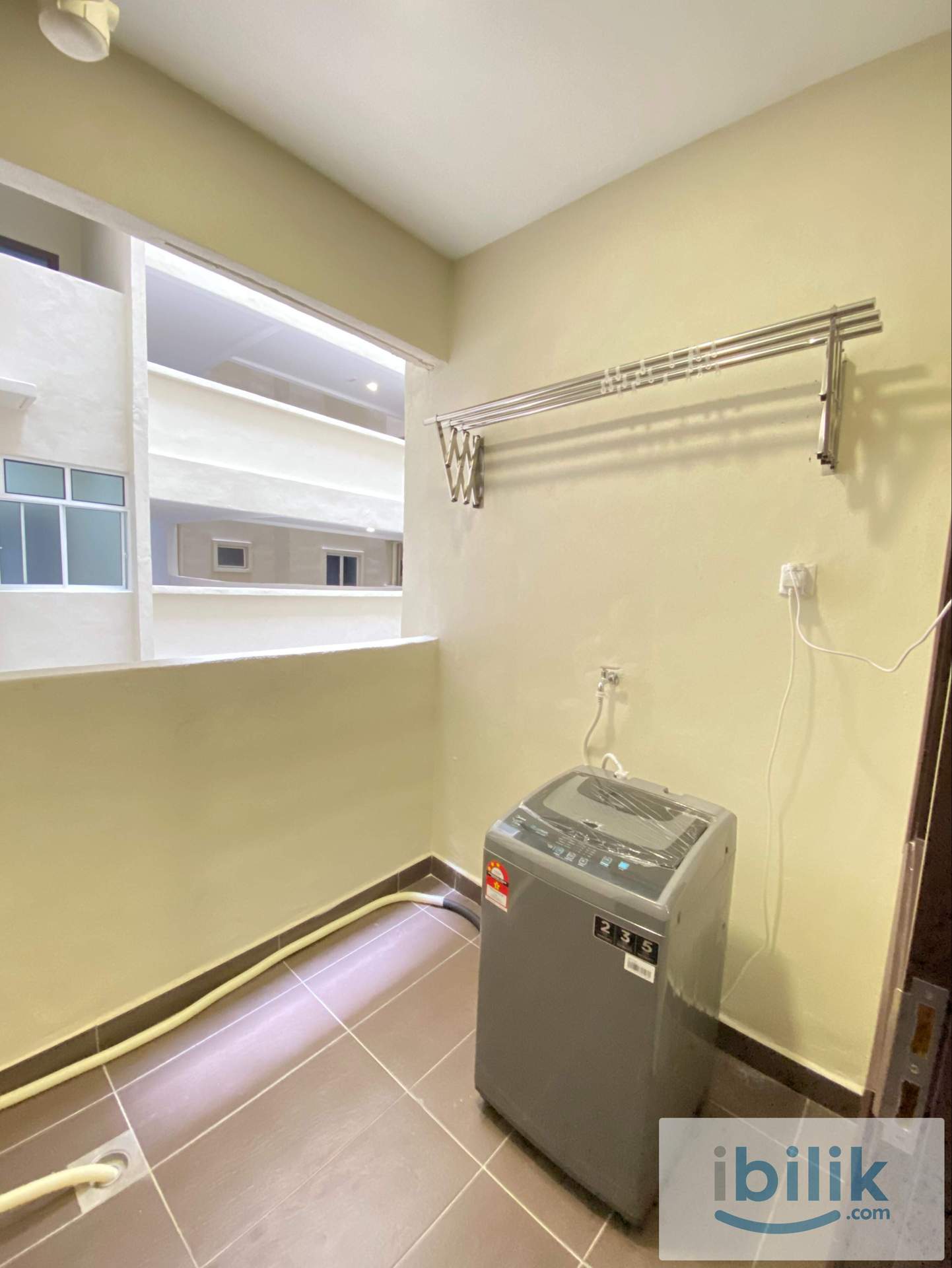 Small Room Window Facing Outside Paraiso Residence Bukit Jalil - Image 5