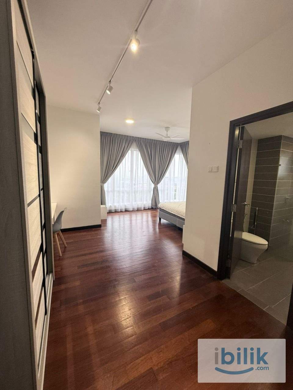 LARGE Master room only for FEMALE Paraiso Residence Bukit Jalil  - Image 3