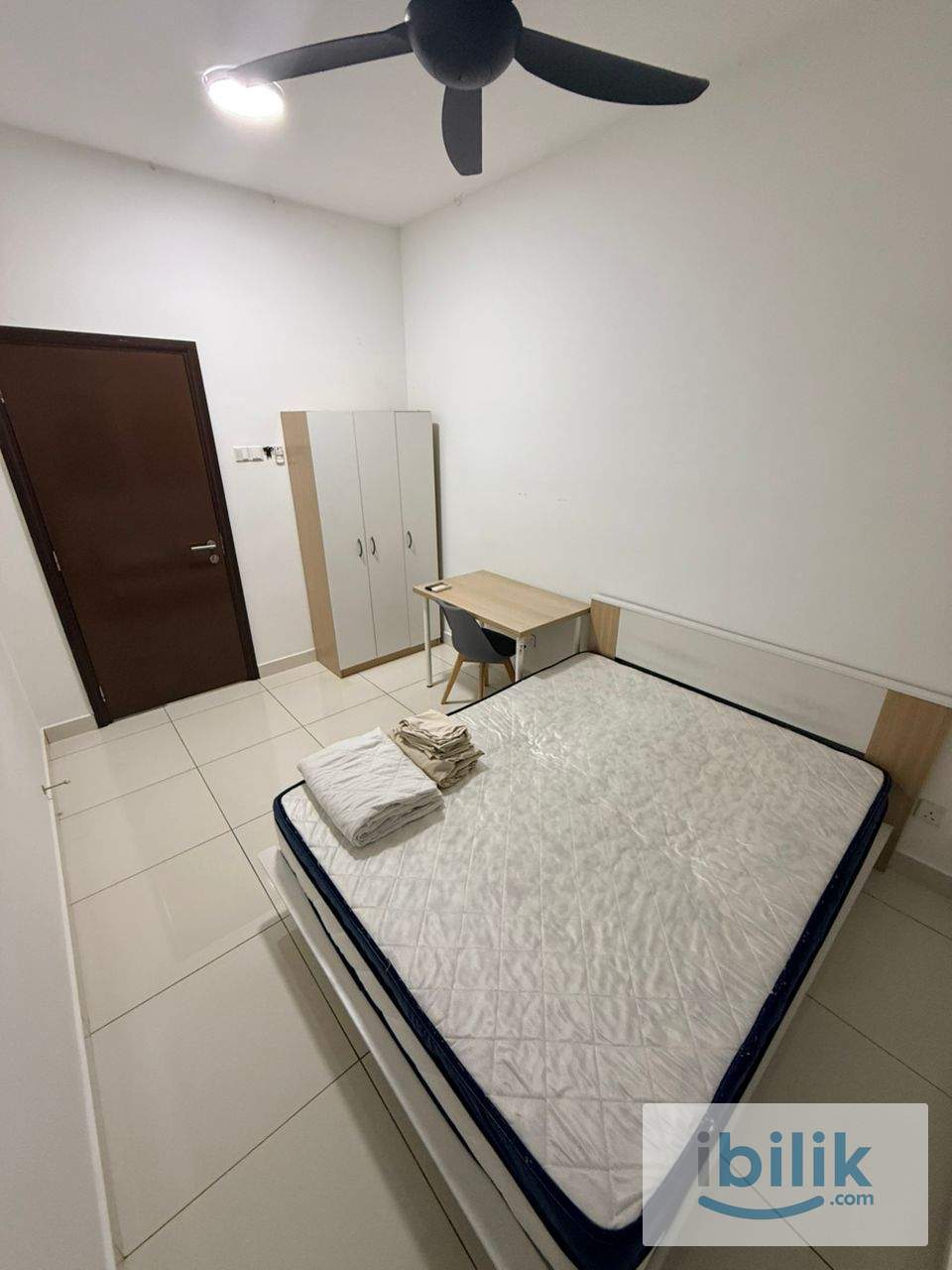 Middle room Chinese Only Room For Rent Paraiso Residence Bukit Jalil - Image 1