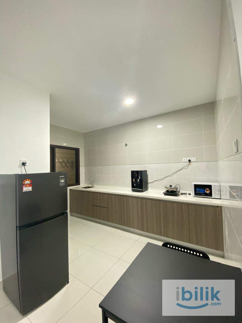 Middle room Chinese Only Room For Rent Paraiso Residence Bukit Jalil - Image 4