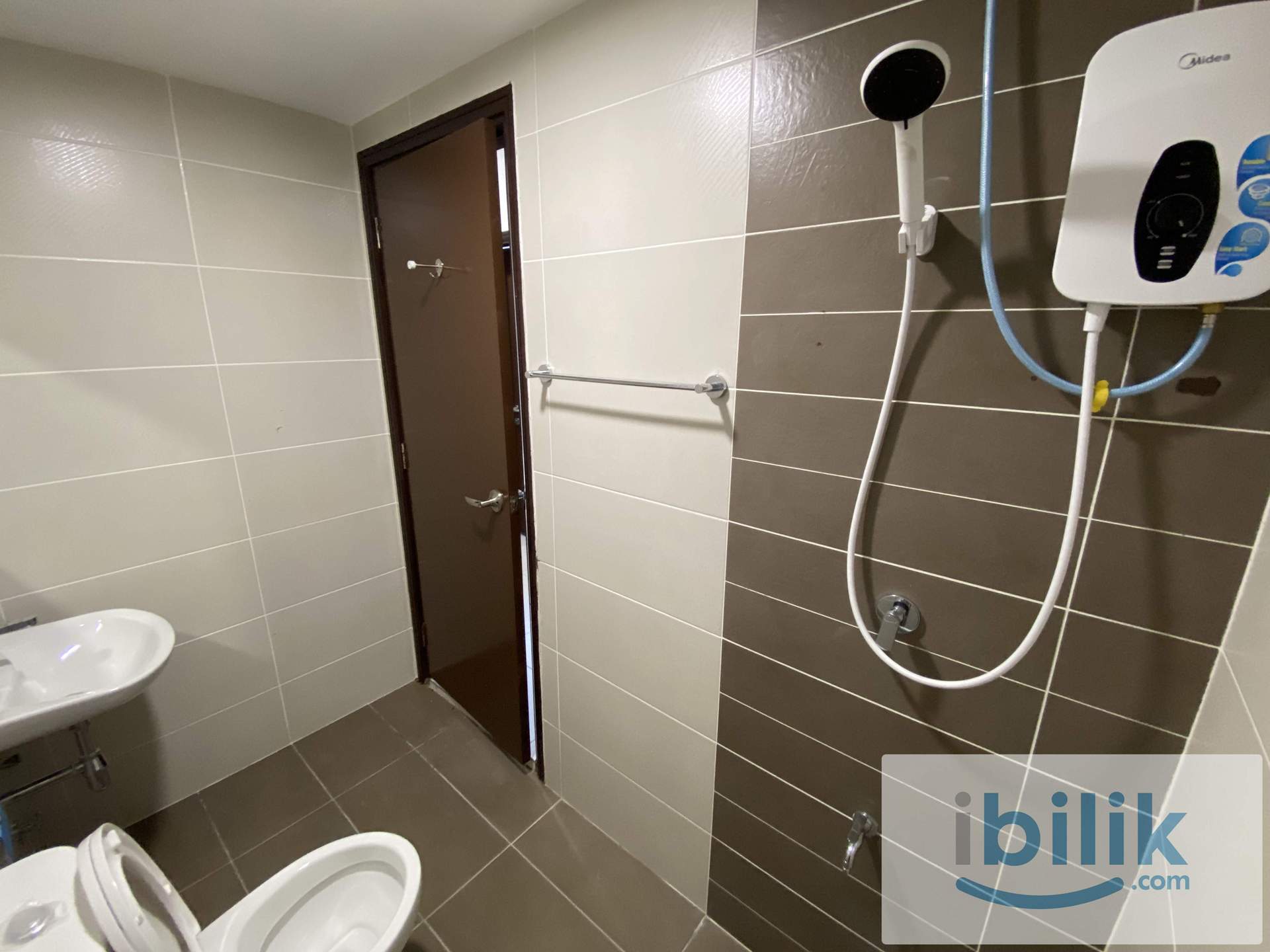 Medium Room For Rent Paraiso Residence Bukit Jalil - Image 2
