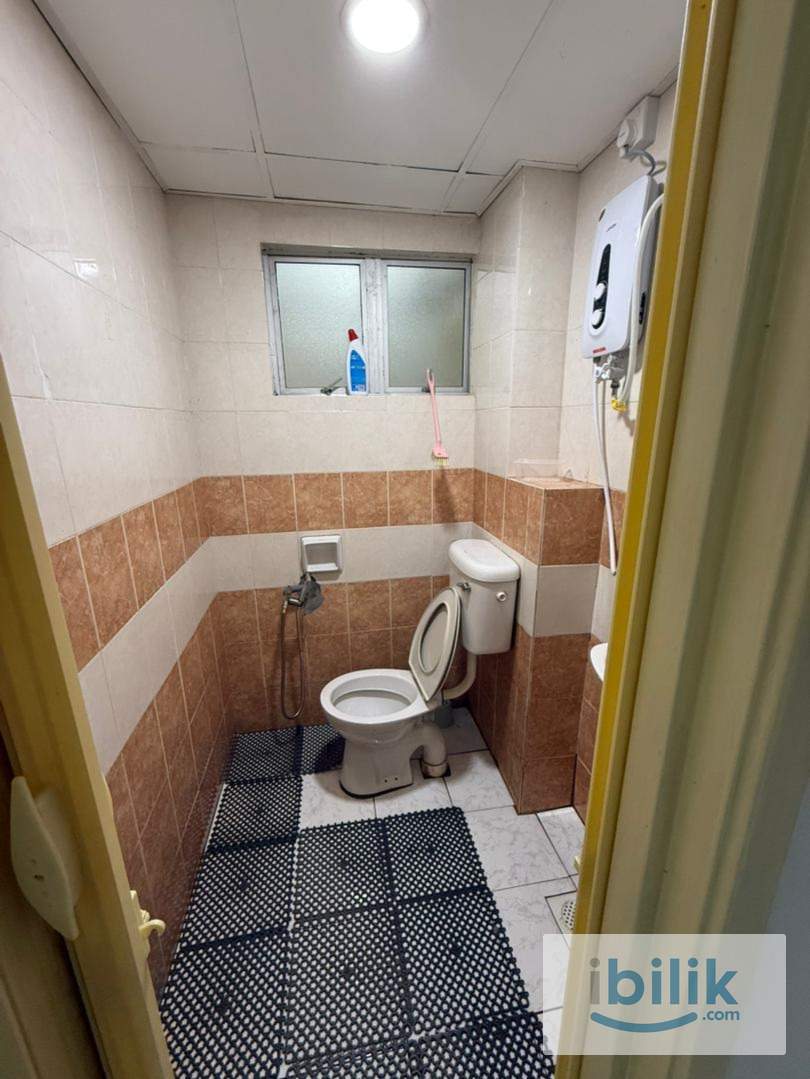 Small Room at Pelangi Damansara, Bandar Utama (Male Unit) - Image 4