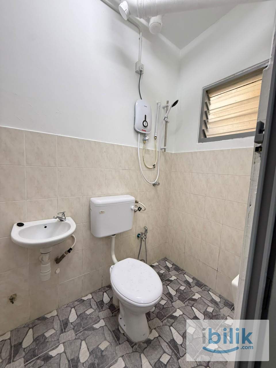 Master Room with Private Bathroom For Rent at Cheras Permaisuri (Female Unit) - Image 3
