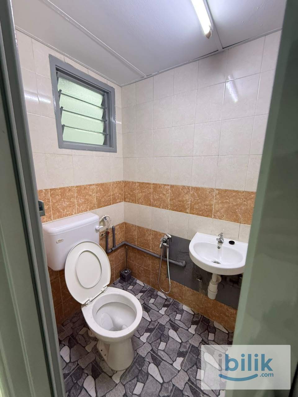 Middle Room For Rent at Pelangi Damansara (Female Unit) (Walking Distance MRT) - Image 3